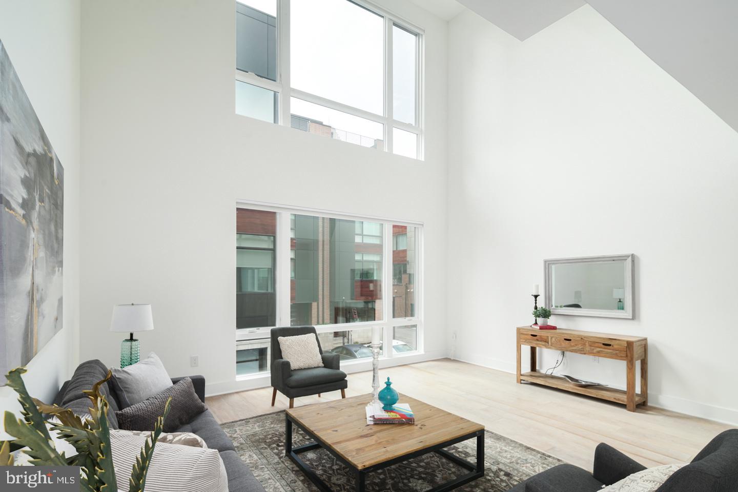 SOCIETY HILL - Residential