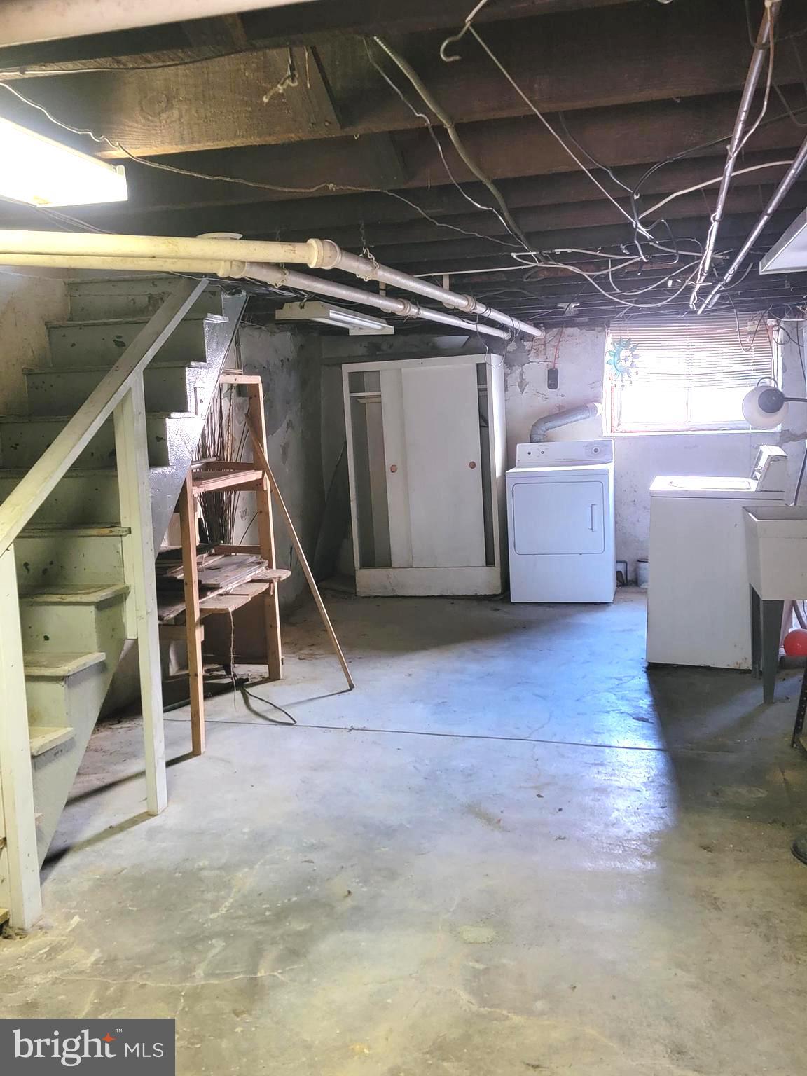 WEST OAK LANE - Residential