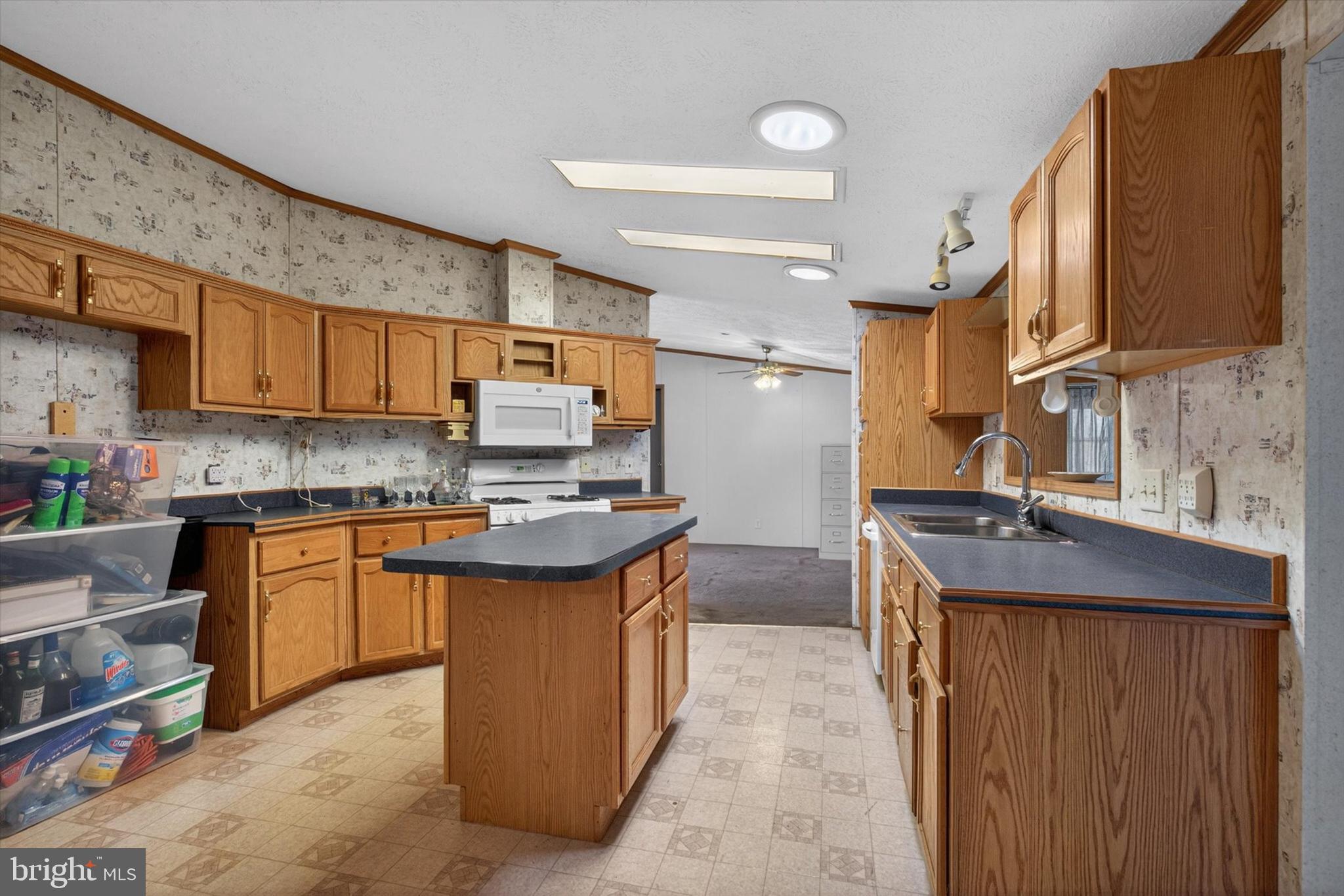BOONES ESTATES - Residential
