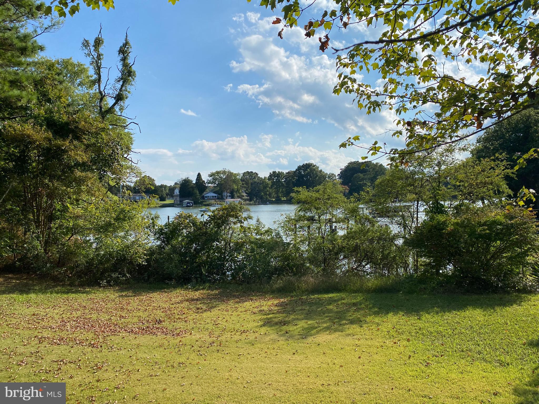 GLEBE HARBOR - Land