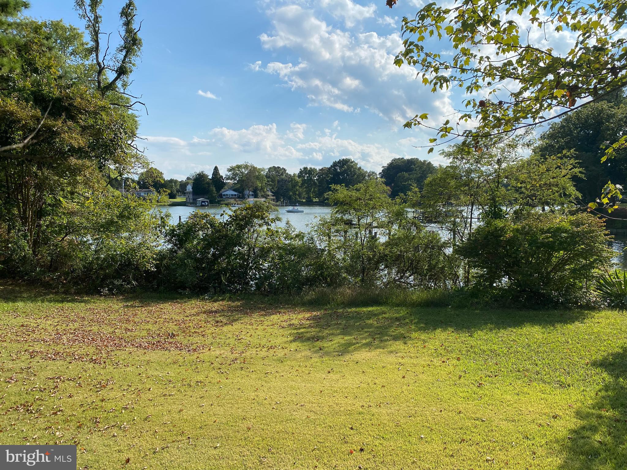 GLEBE HARBOR - Land