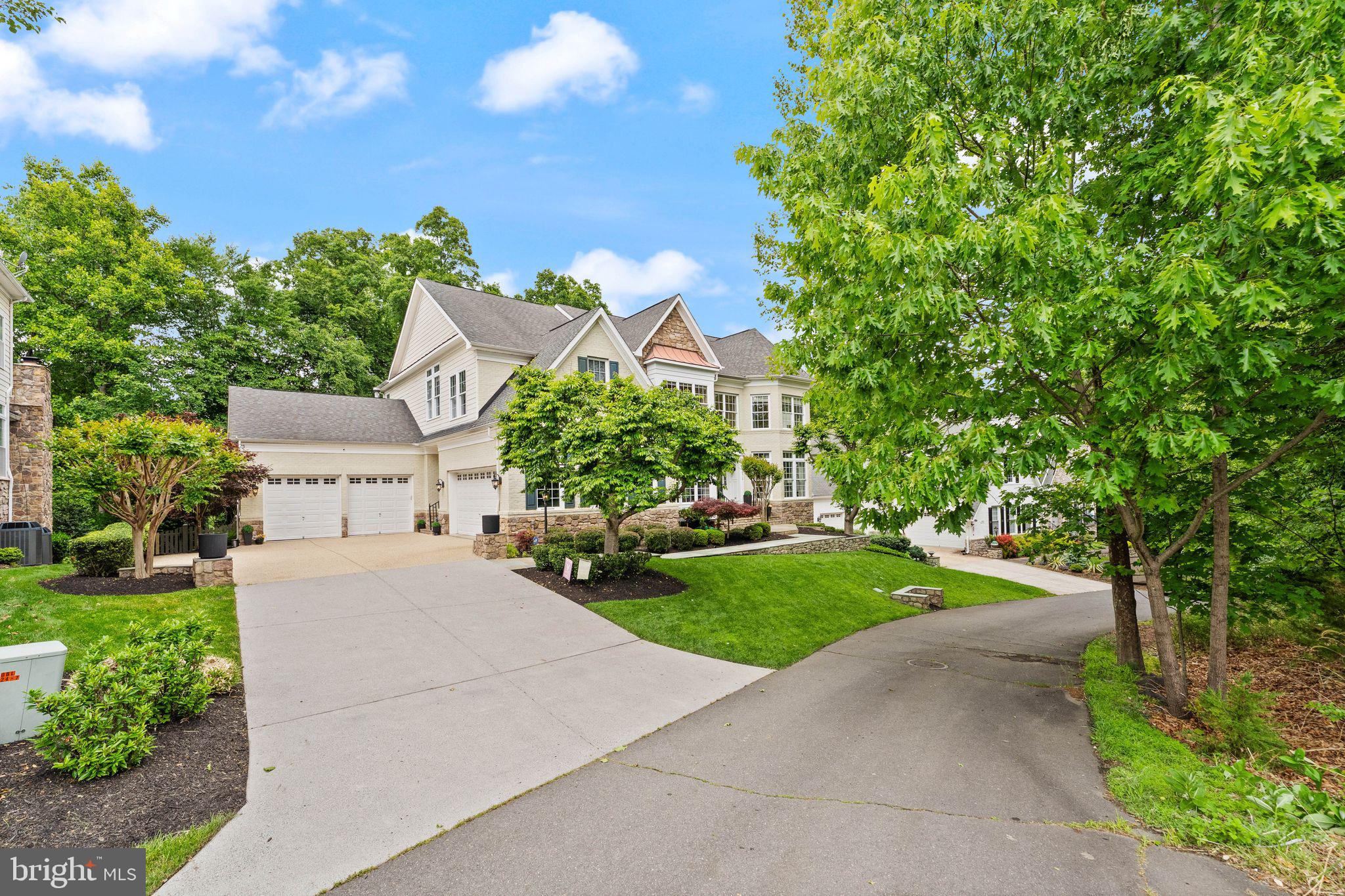 LANSDOWNE ON THE POTOMAC - Residential