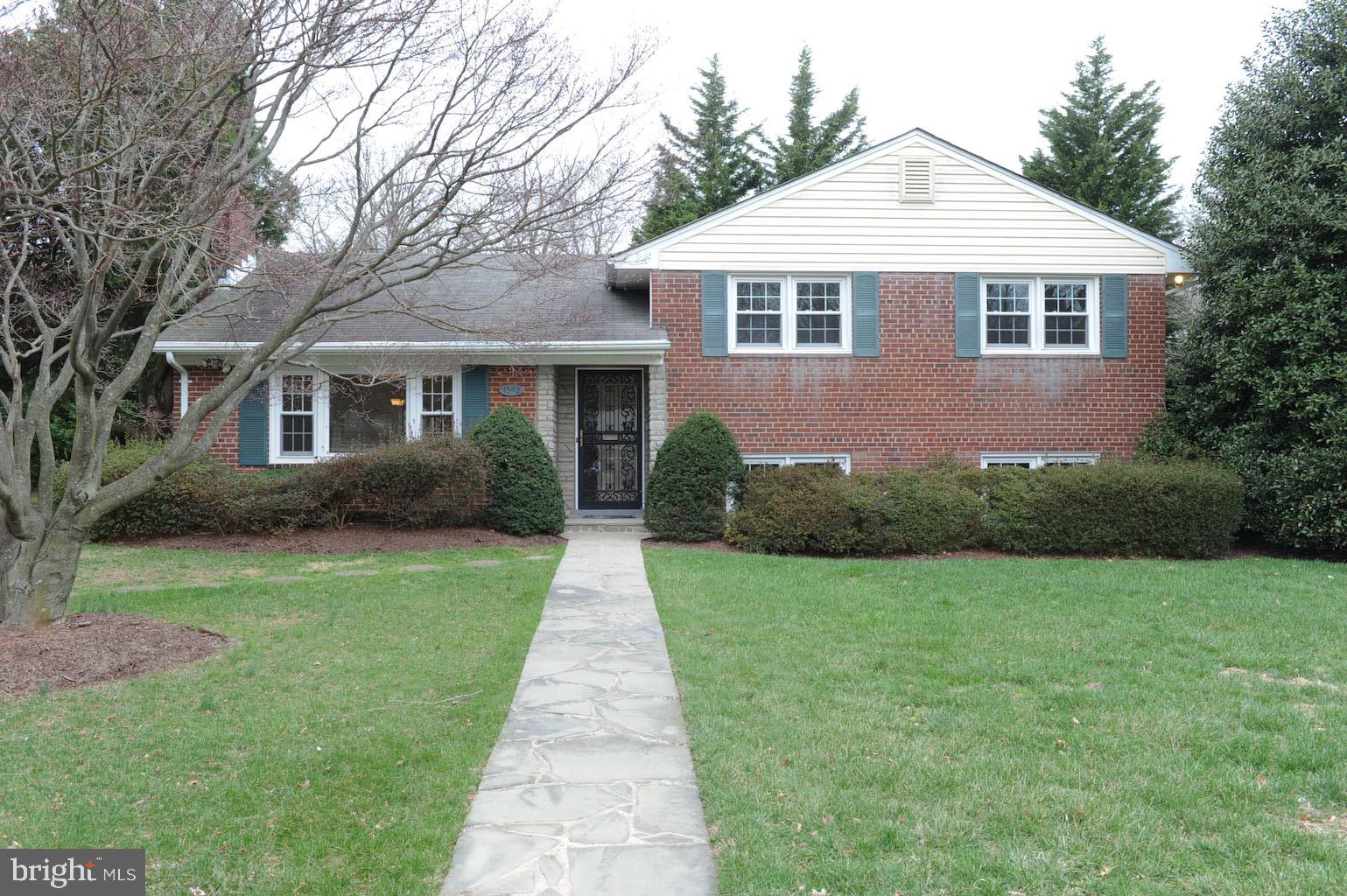 BROYHILLS MCLEAN ESTATES - Residential Lease
