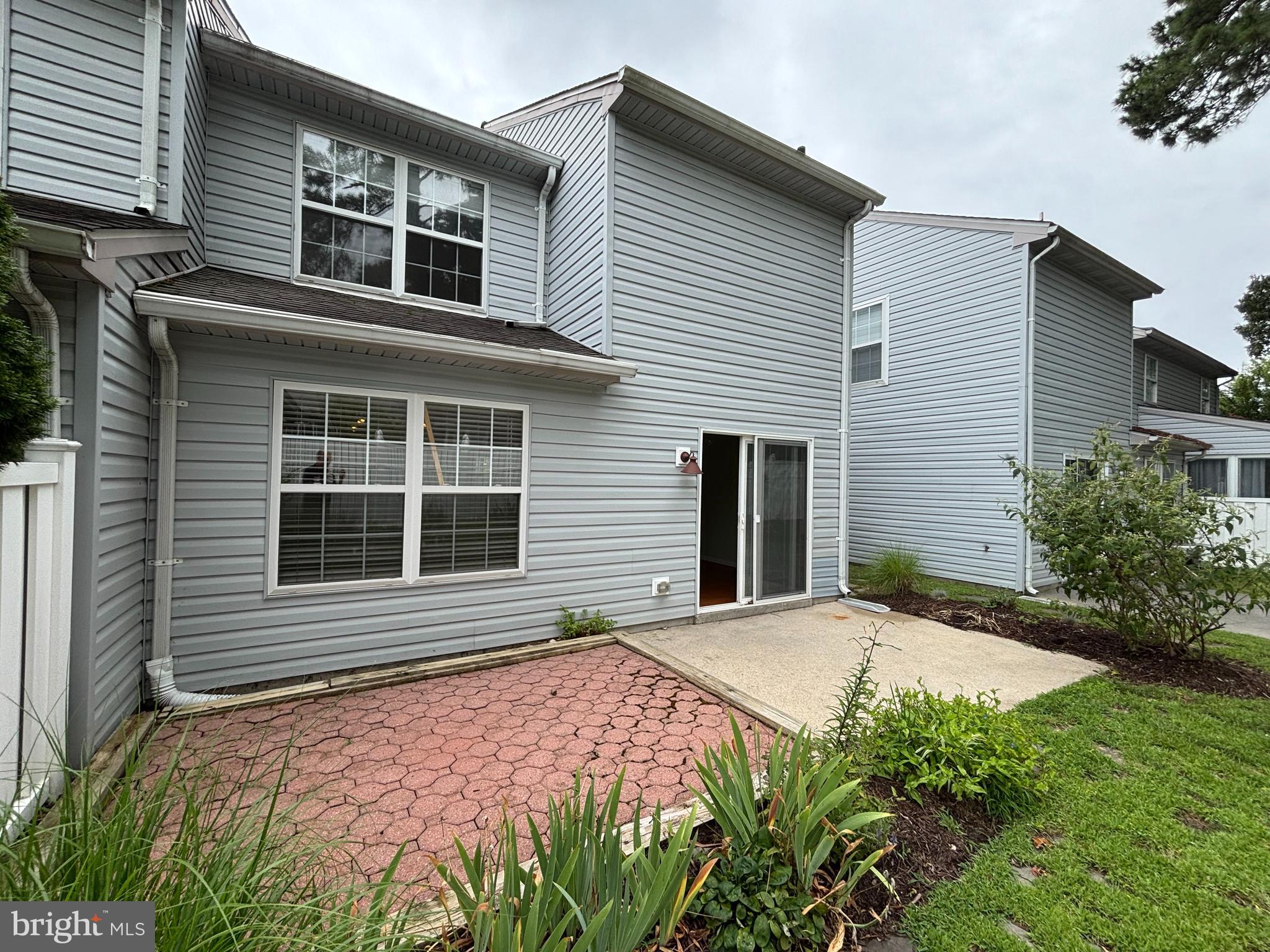 SEABRIGHT VILLAGE - Residential