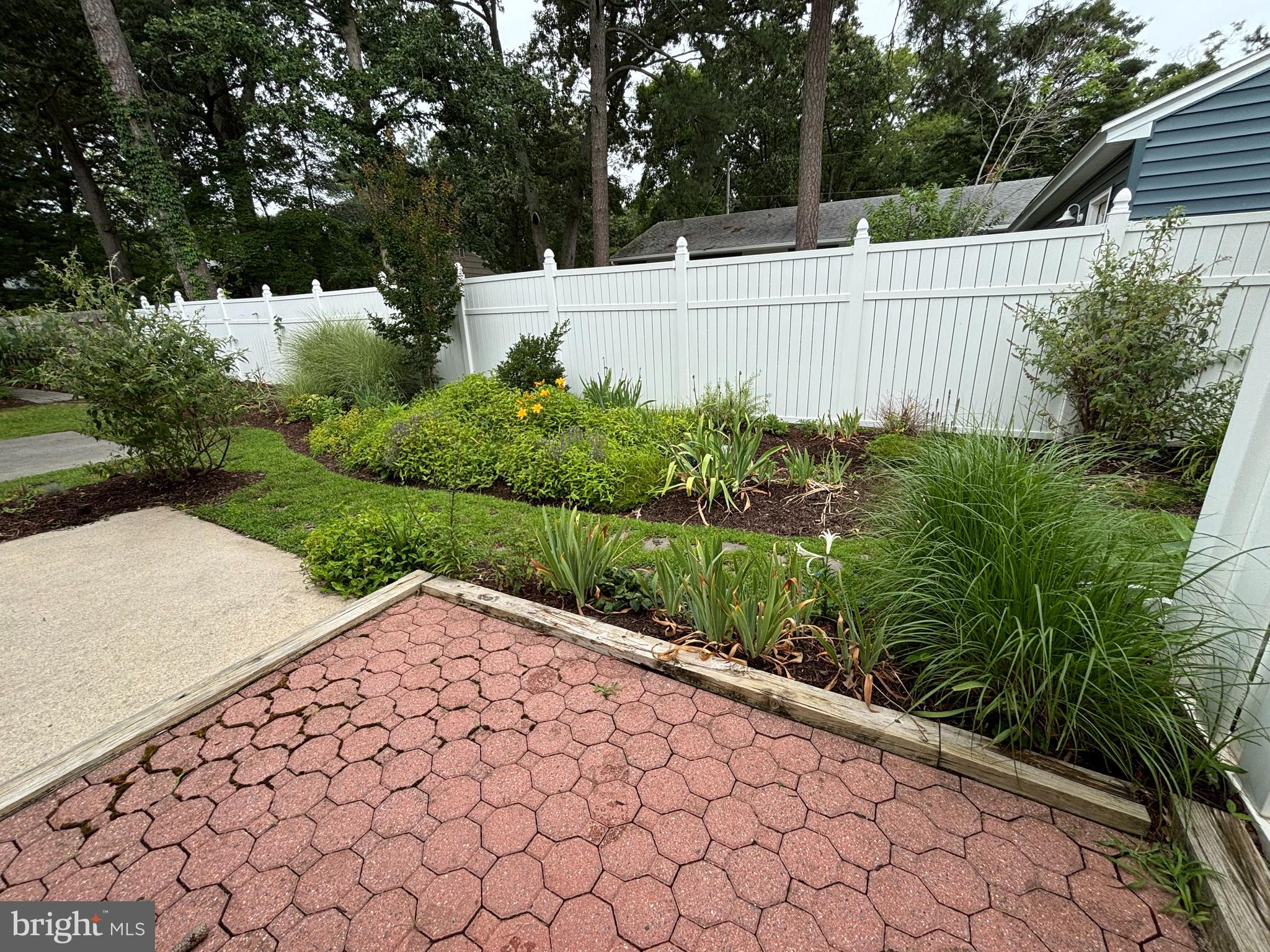 SEABRIGHT VILLAGE - Residential