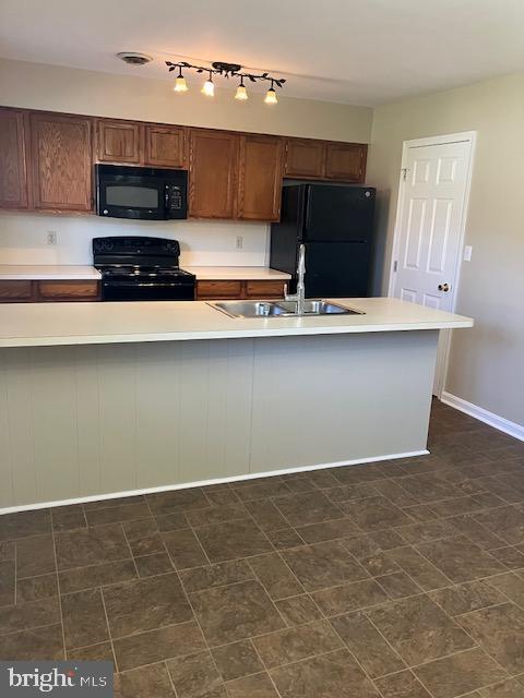MEADOWBROOK - Residential