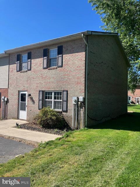 Very nicely updated all brick, end-unit townhouse in Meadowbrook.  The townhouse has been freshly painted and has new flooring throughout.  The main level has a large kitchen with center island and an open dining room, large pantry, half bath, and large family room.  The upstairs has 3 bedrooms and an updated full bathroom.  There is also a concrete patio in the back of the home for entertaining.  This is a must see!!
