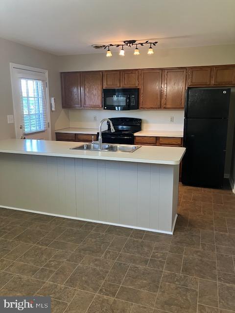 MEADOWBROOK - Residential