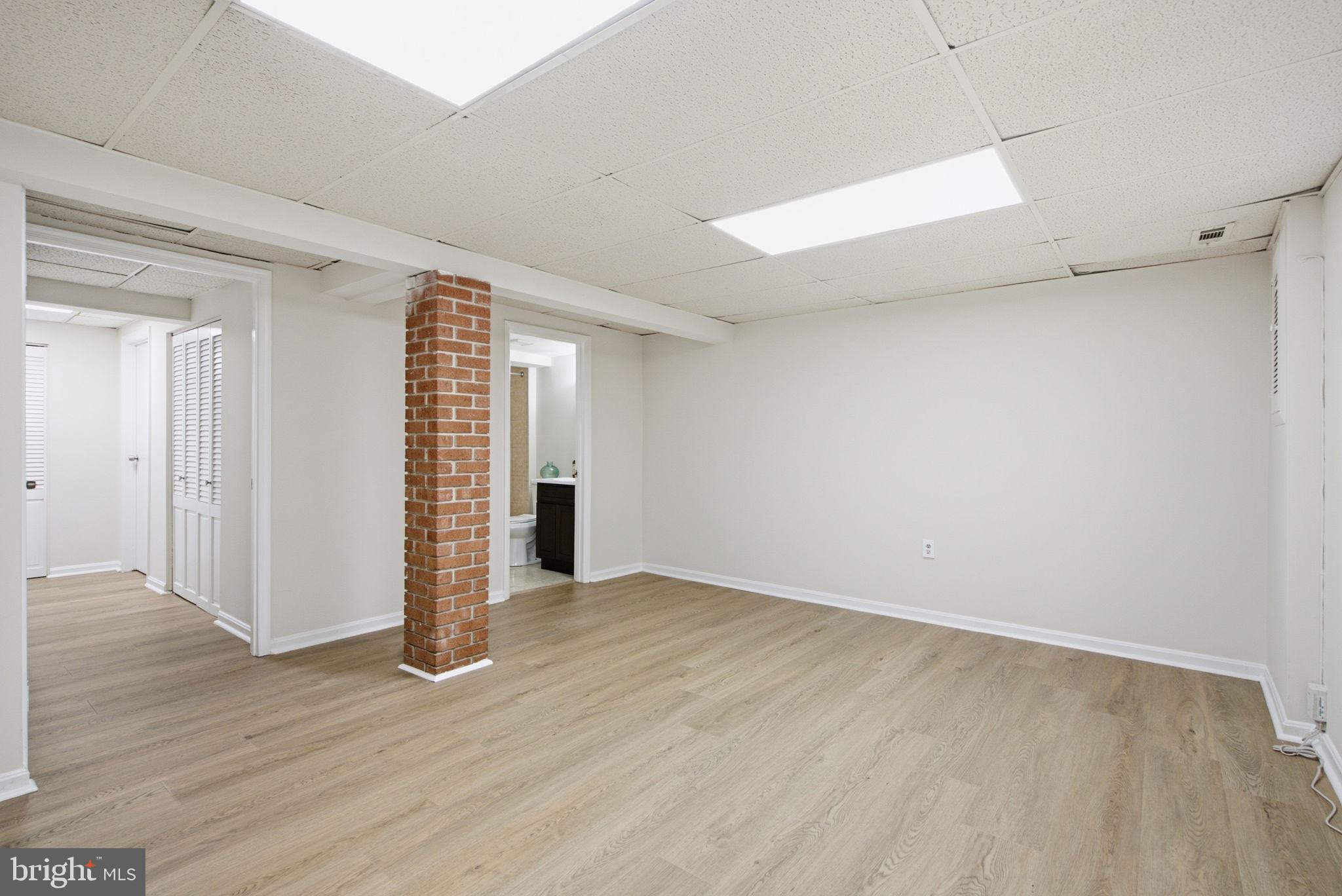 LONG REACH - Residential