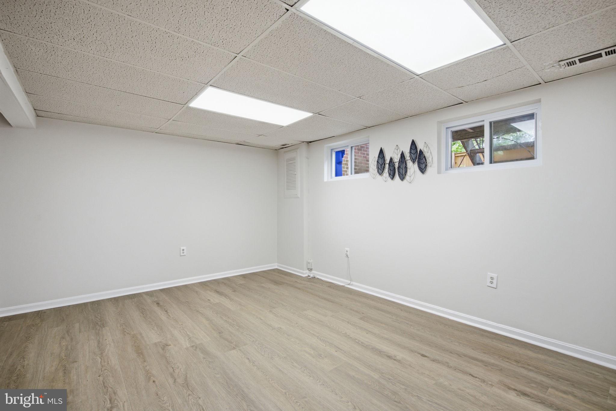 LONG REACH - Residential