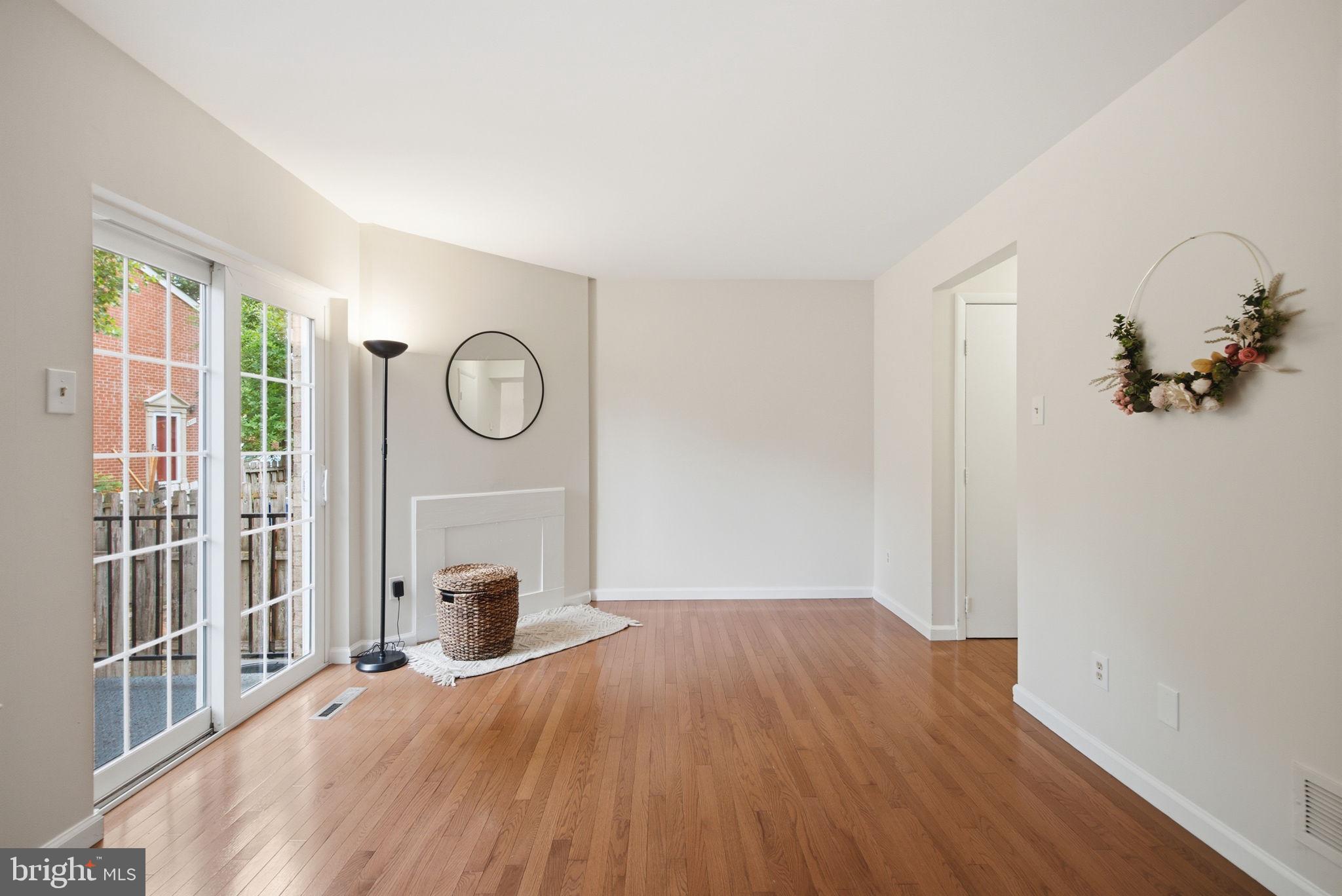 LONG REACH - Residential