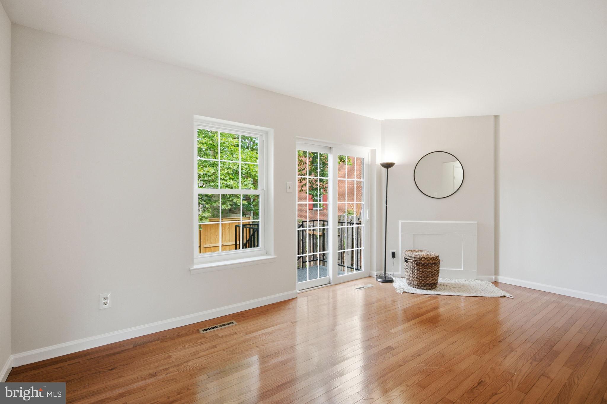 LONG REACH - Residential