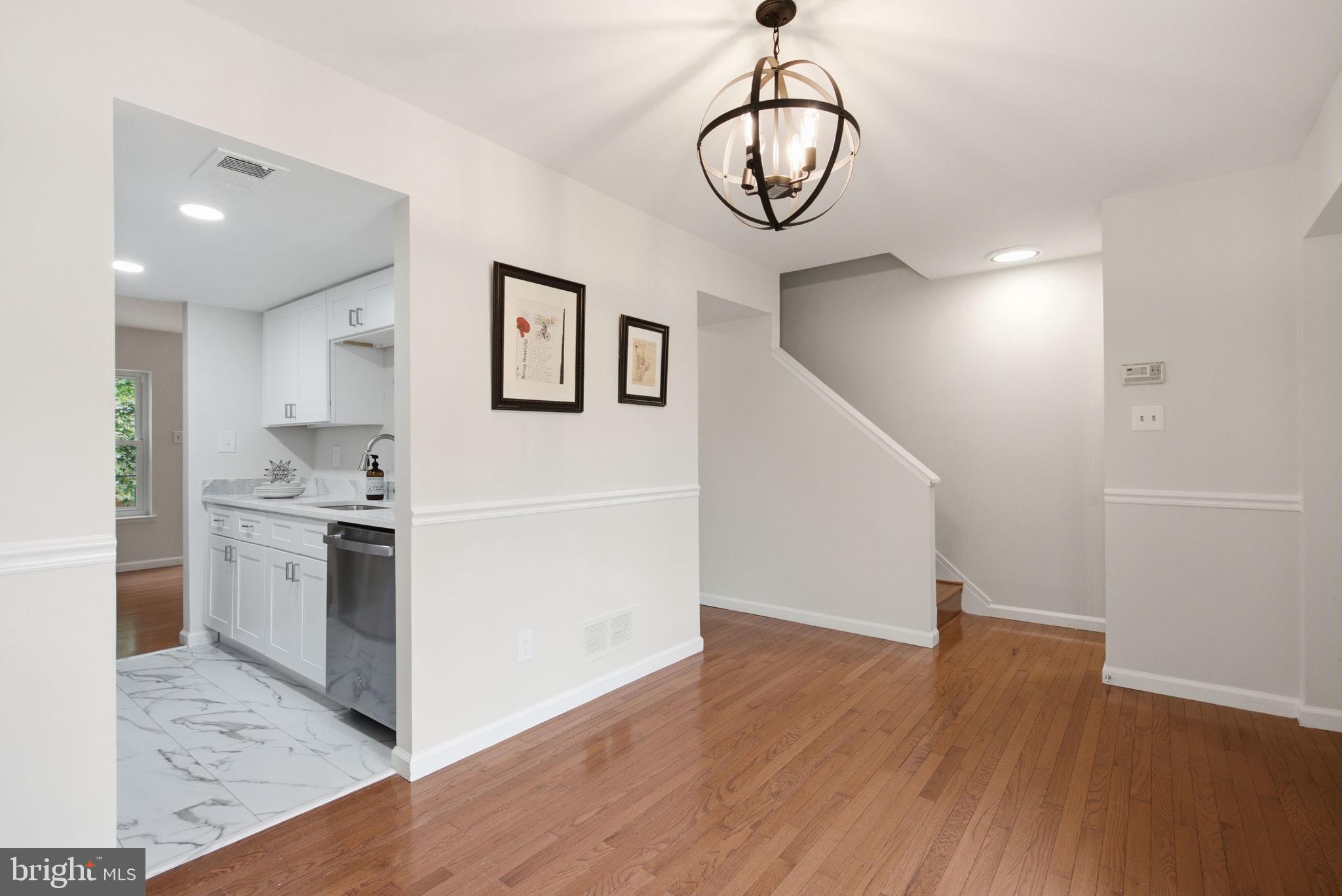 LONG REACH - Residential