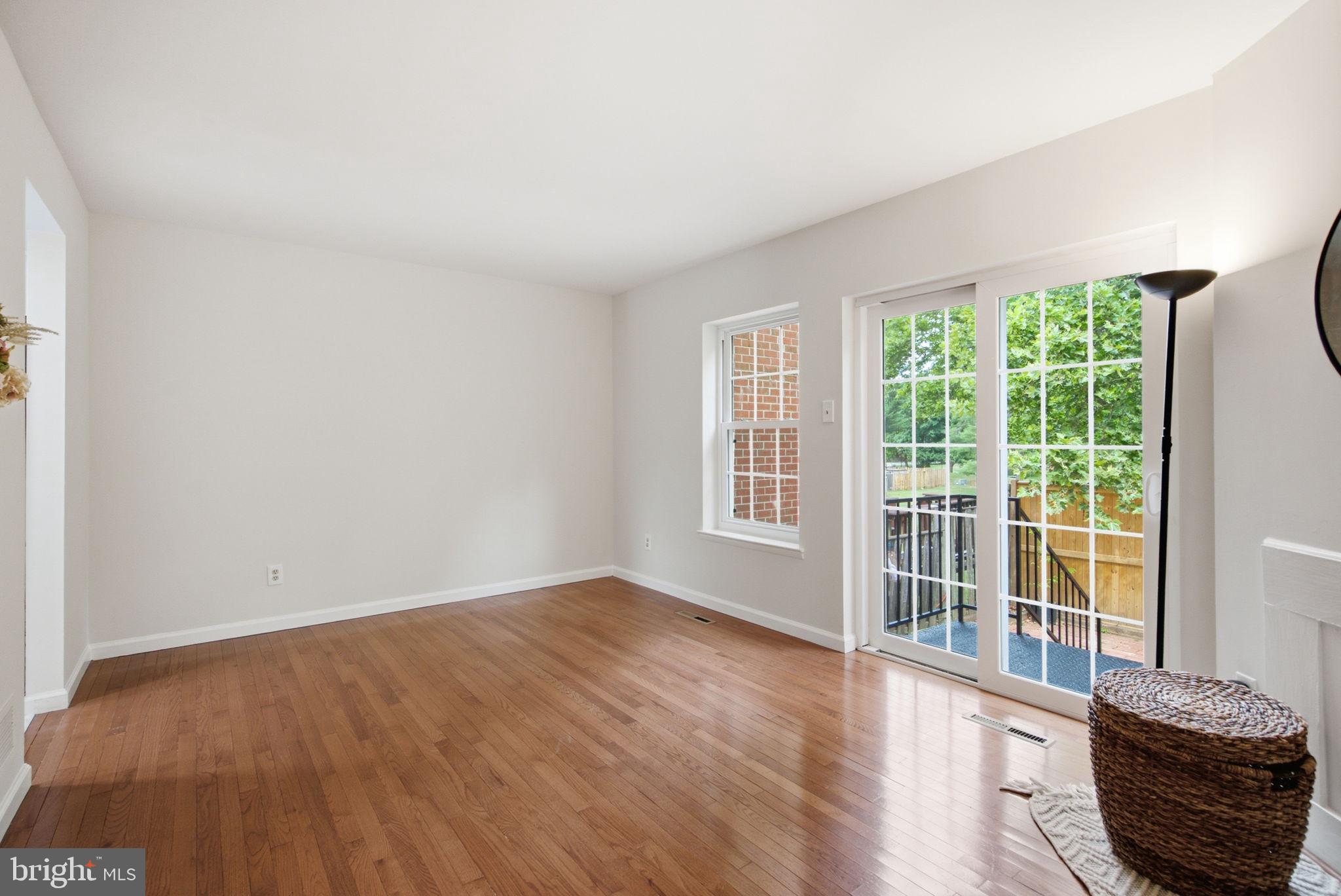 LONG REACH - Residential