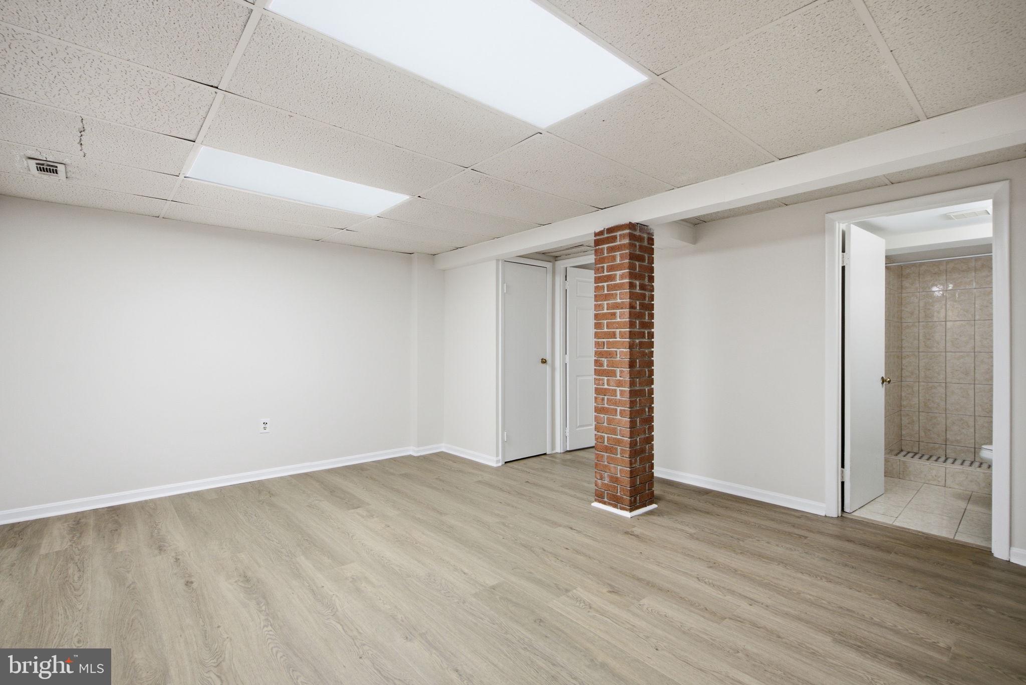 LONG REACH - Residential