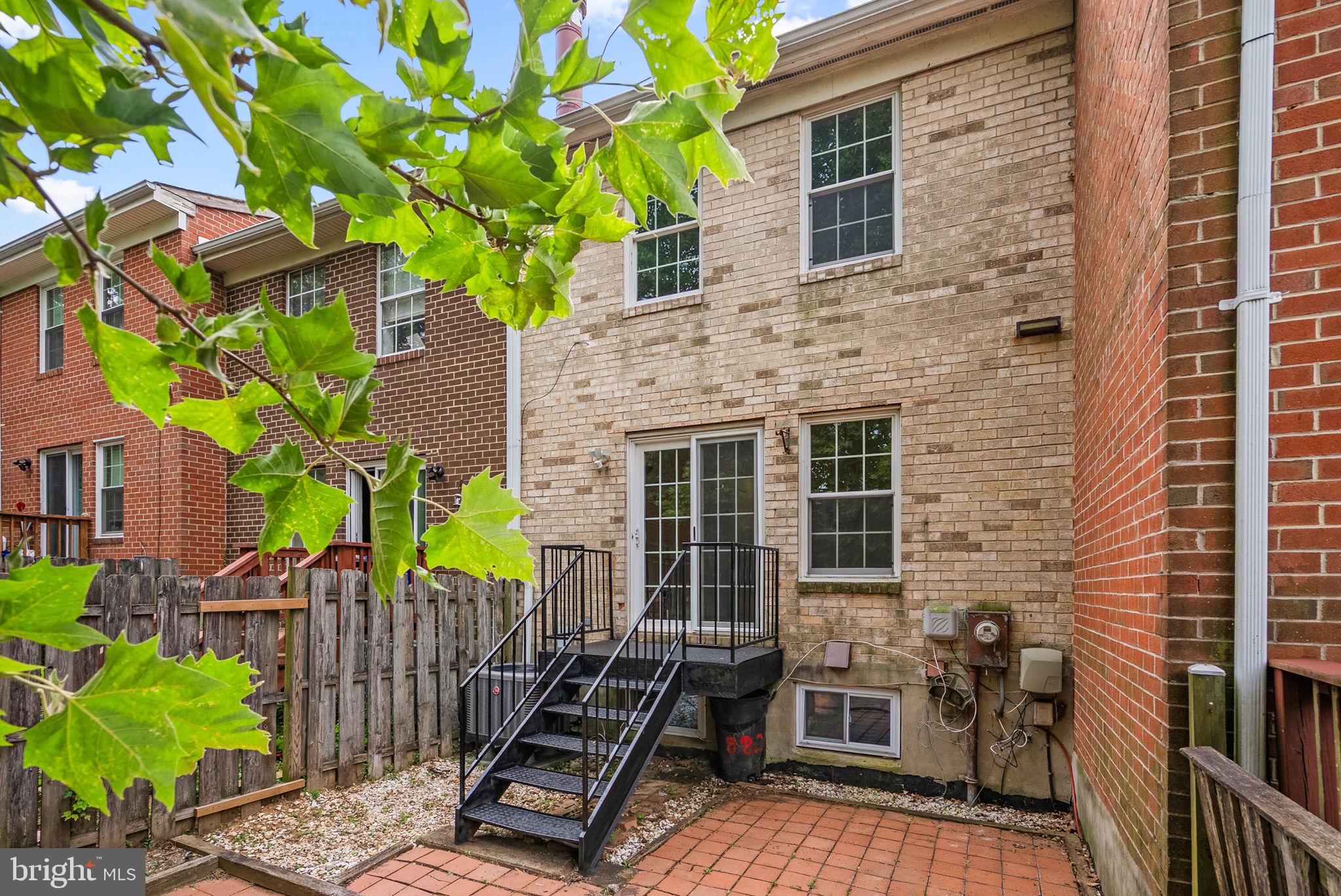 LONG REACH - Residential