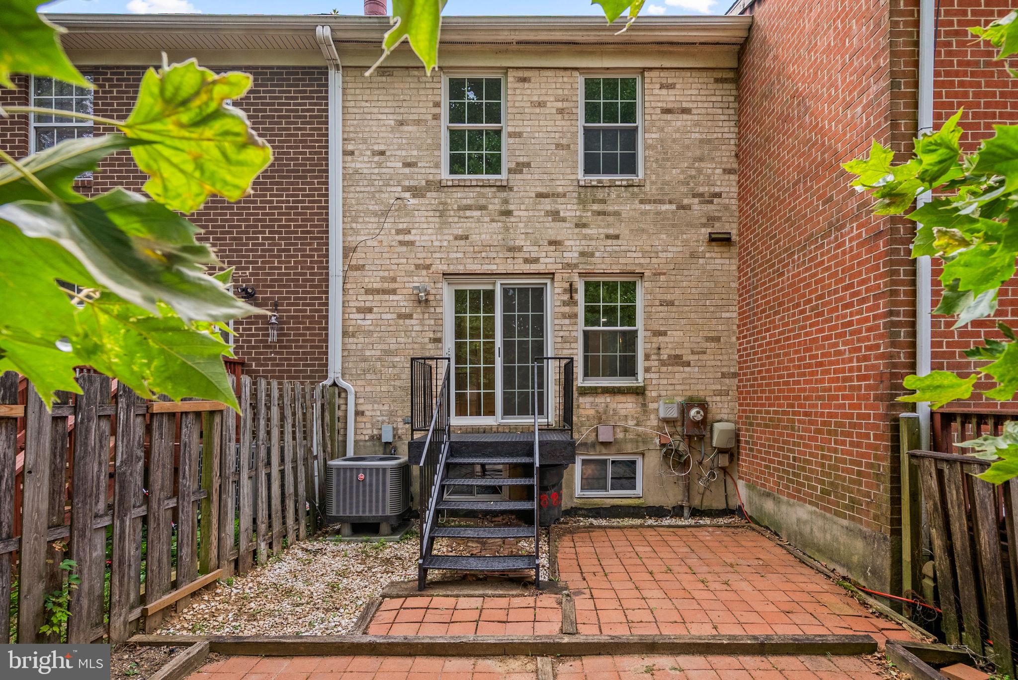 LONG REACH - Residential