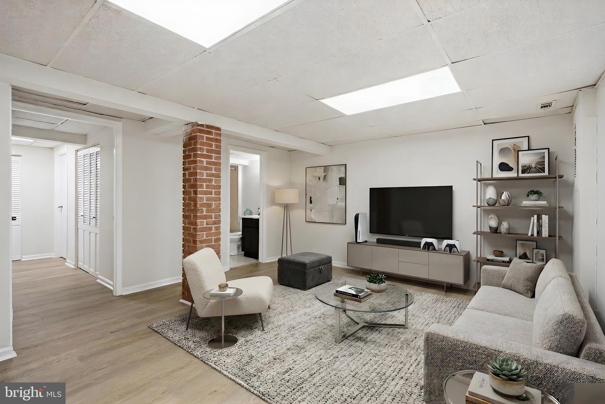 LONG REACH - Residential