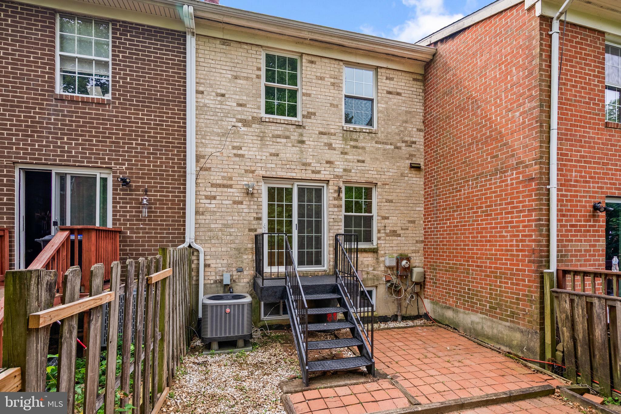 LONG REACH - Residential