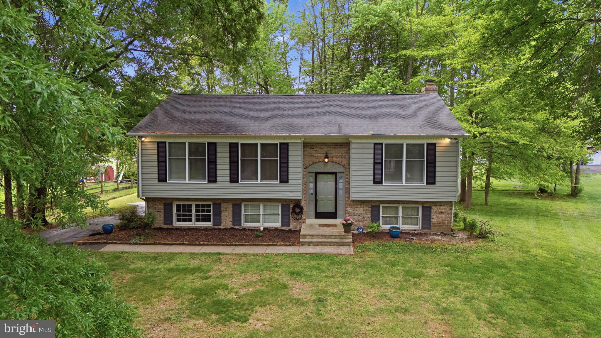 HICKORY WOODS - Residential