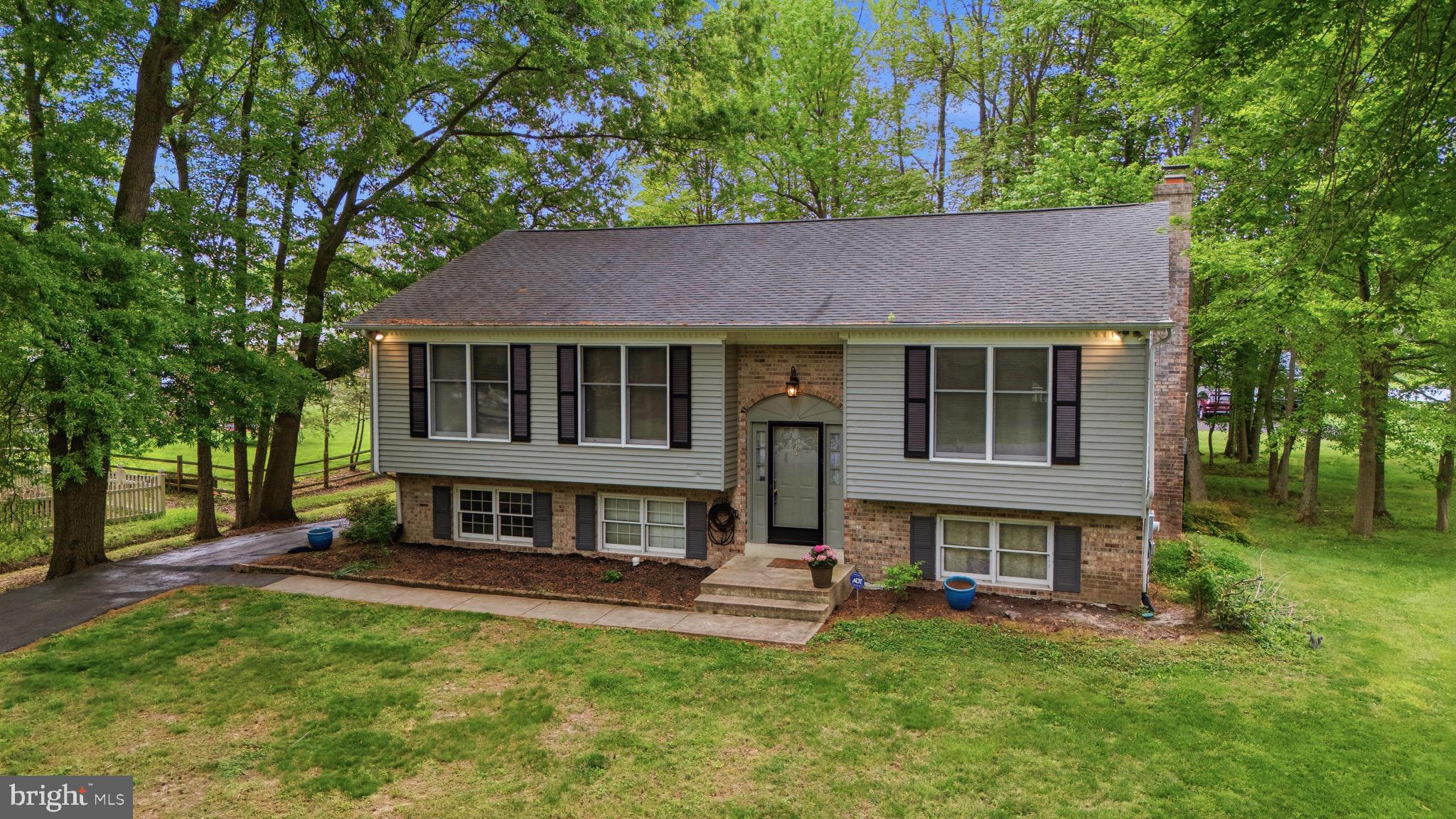 HICKORY WOODS - Residential