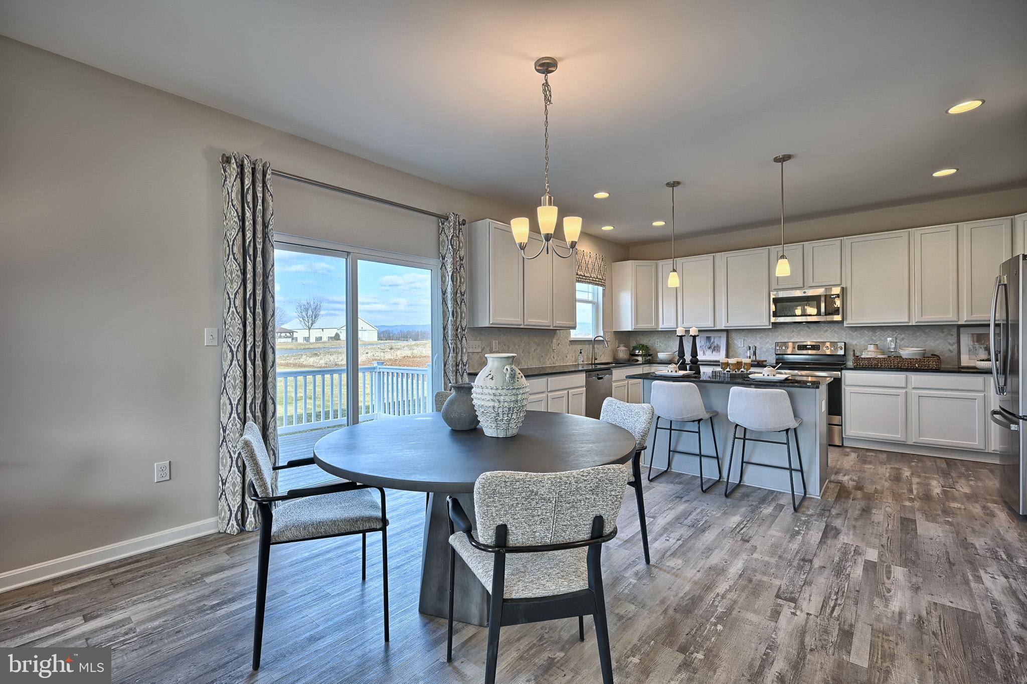 RICHMOND HILLS - Residential