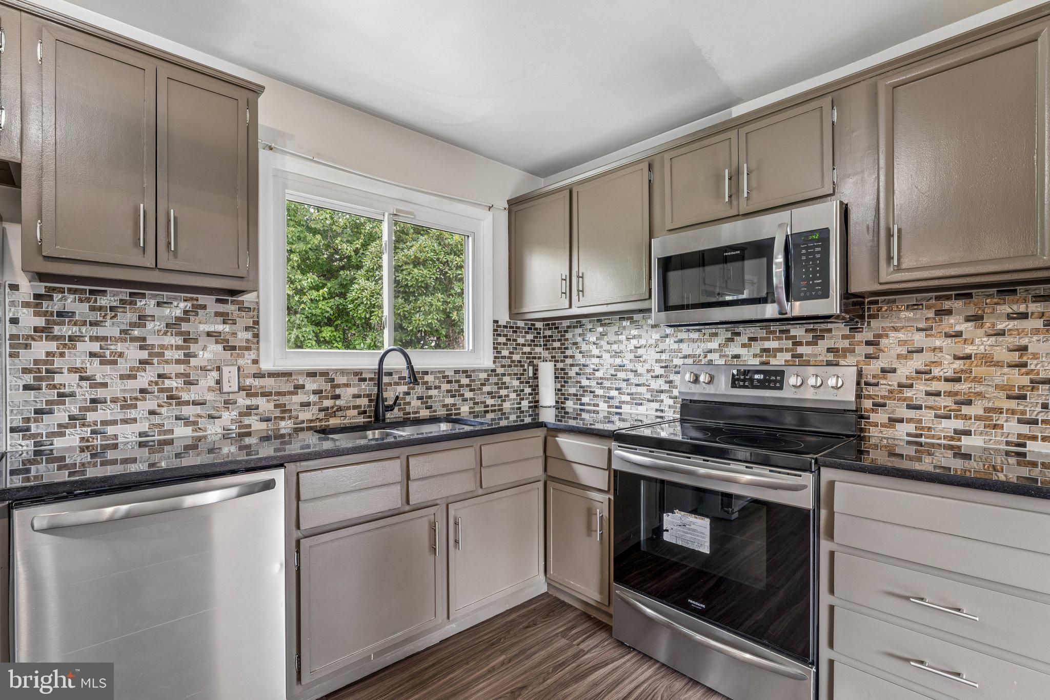 HILLCREST ESTATES - Residential