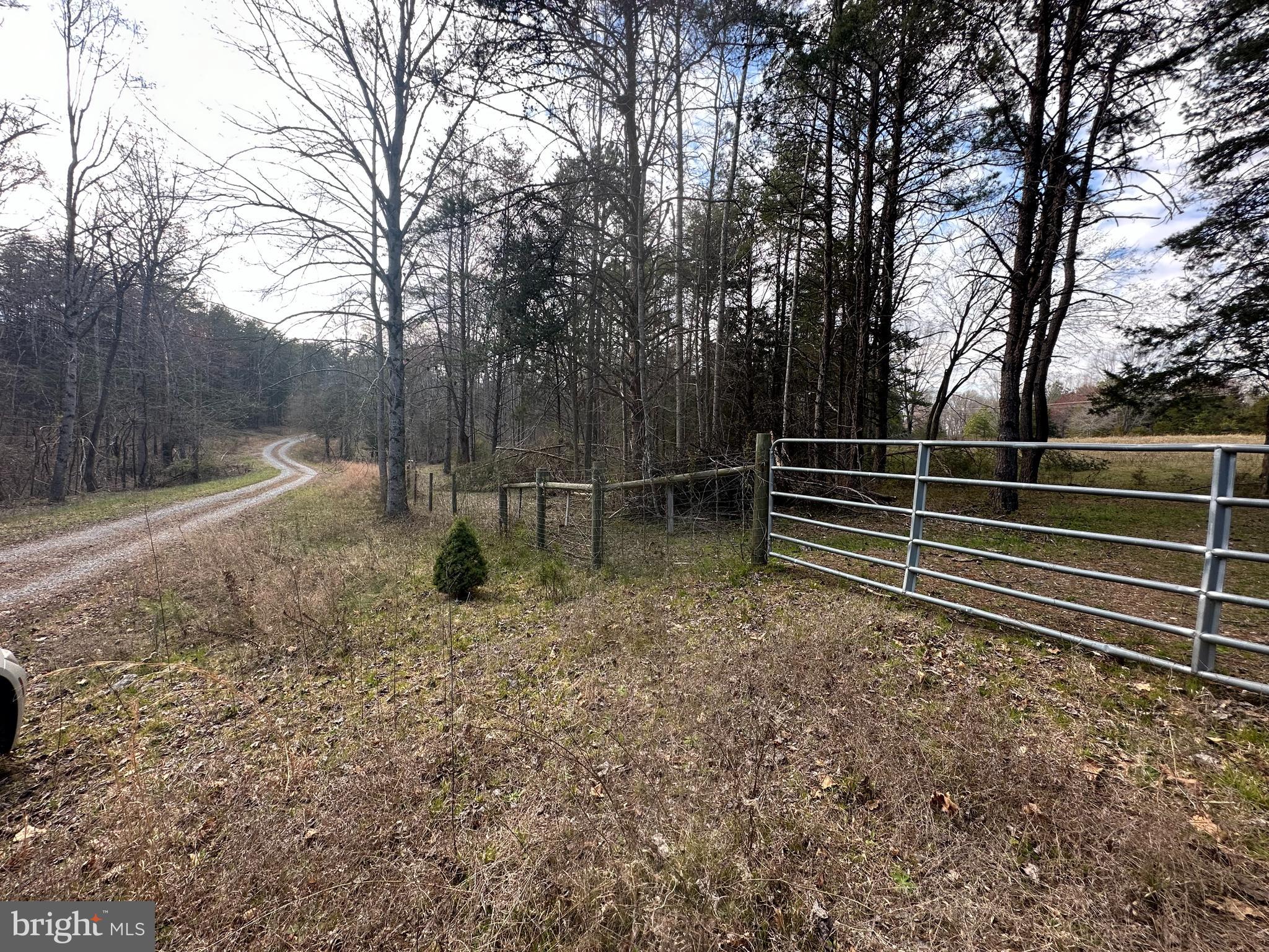 FOX RUN CROSSING - Land