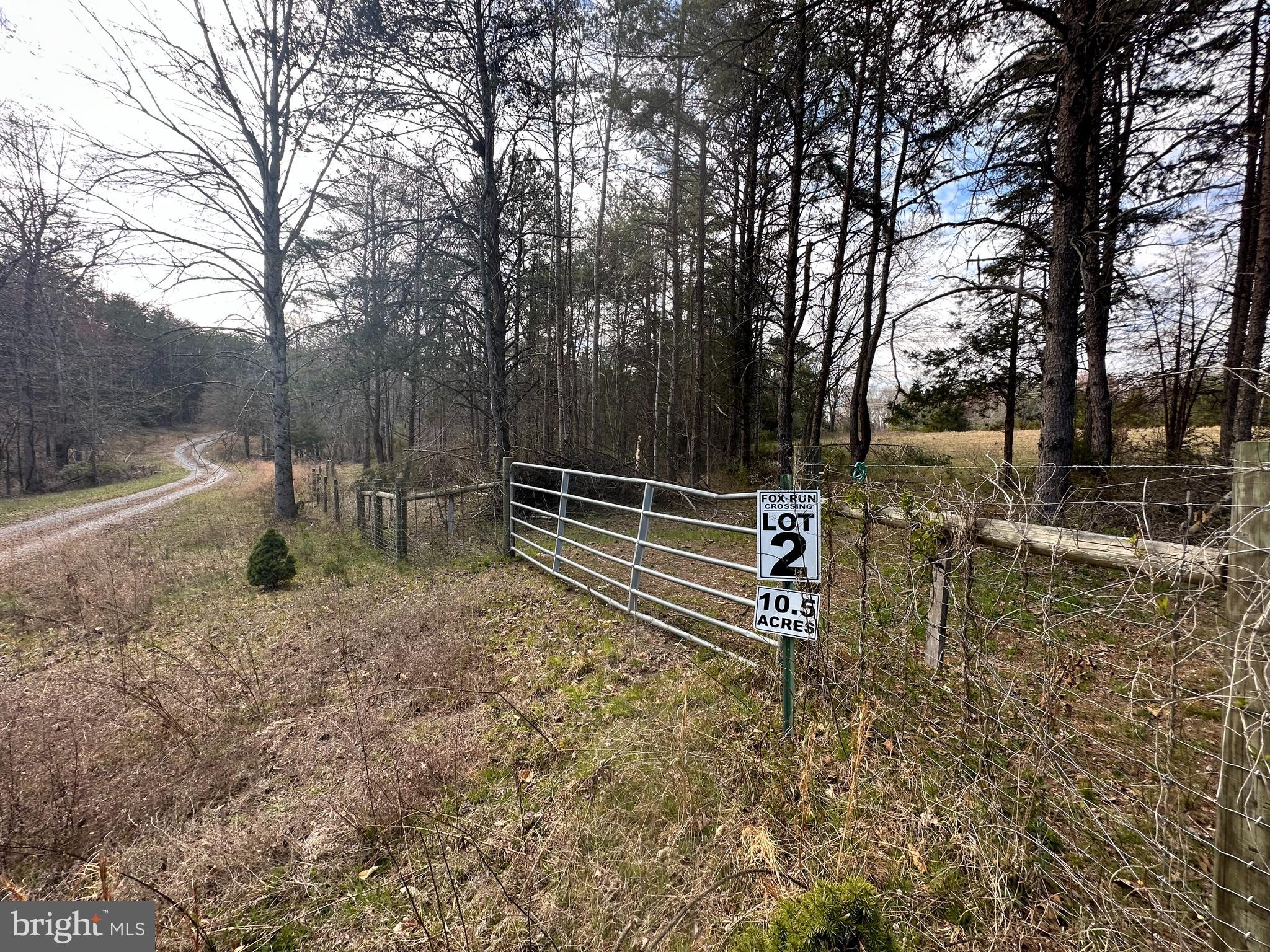 FOX RUN CROSSING - Land