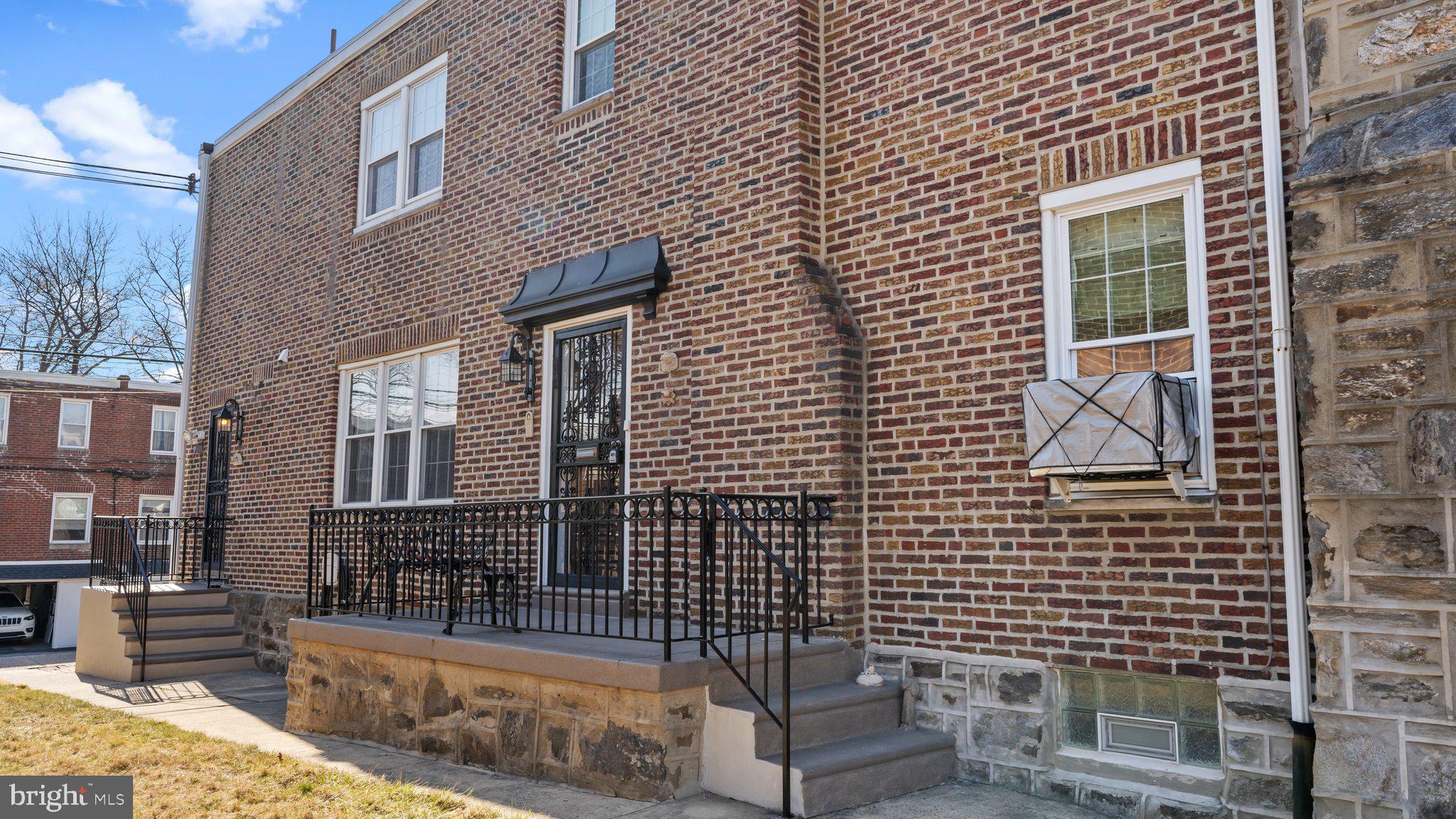 LAWNDALE - Residential