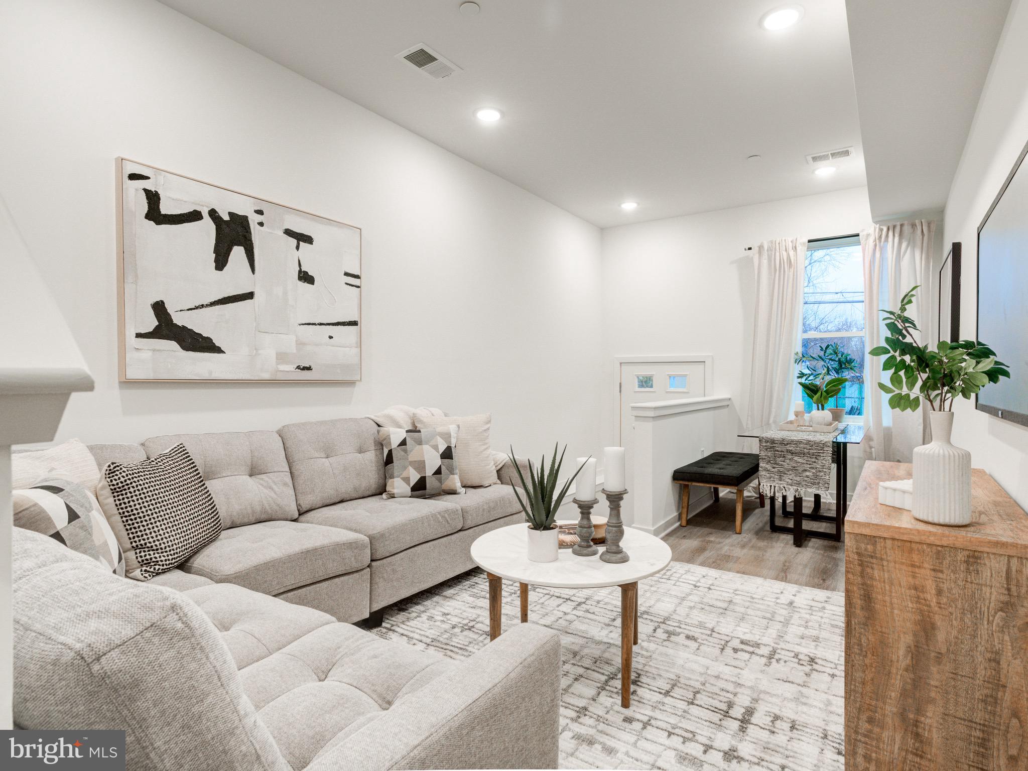 PORT RICHMOND - Residential