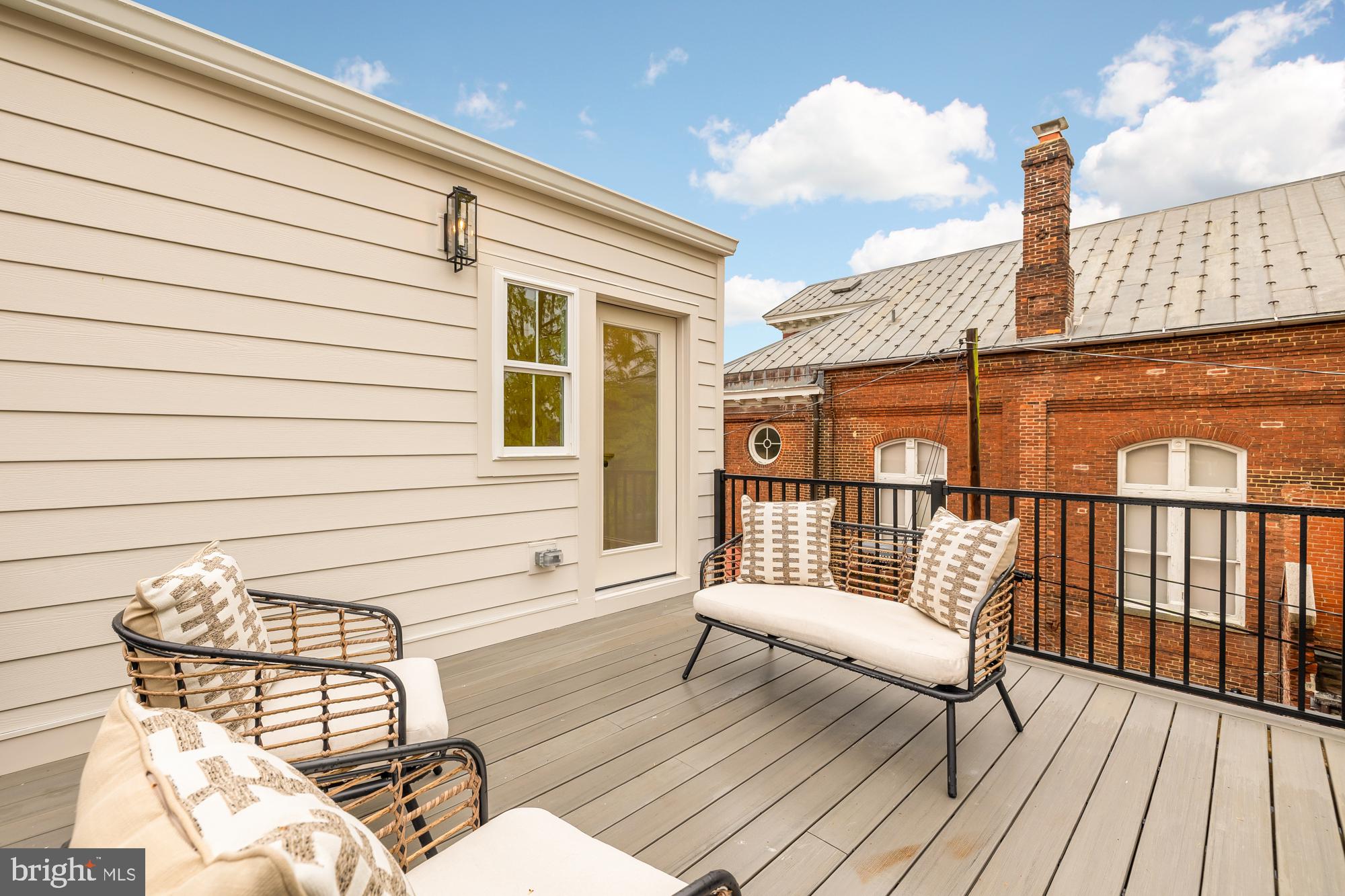 OLD TOWN ALEXANDRIA - Residential