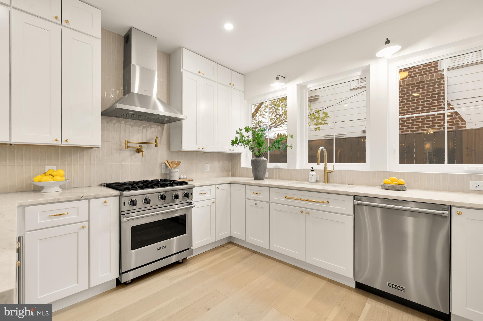 OLD TOWN ALEXANDRIA - Residential