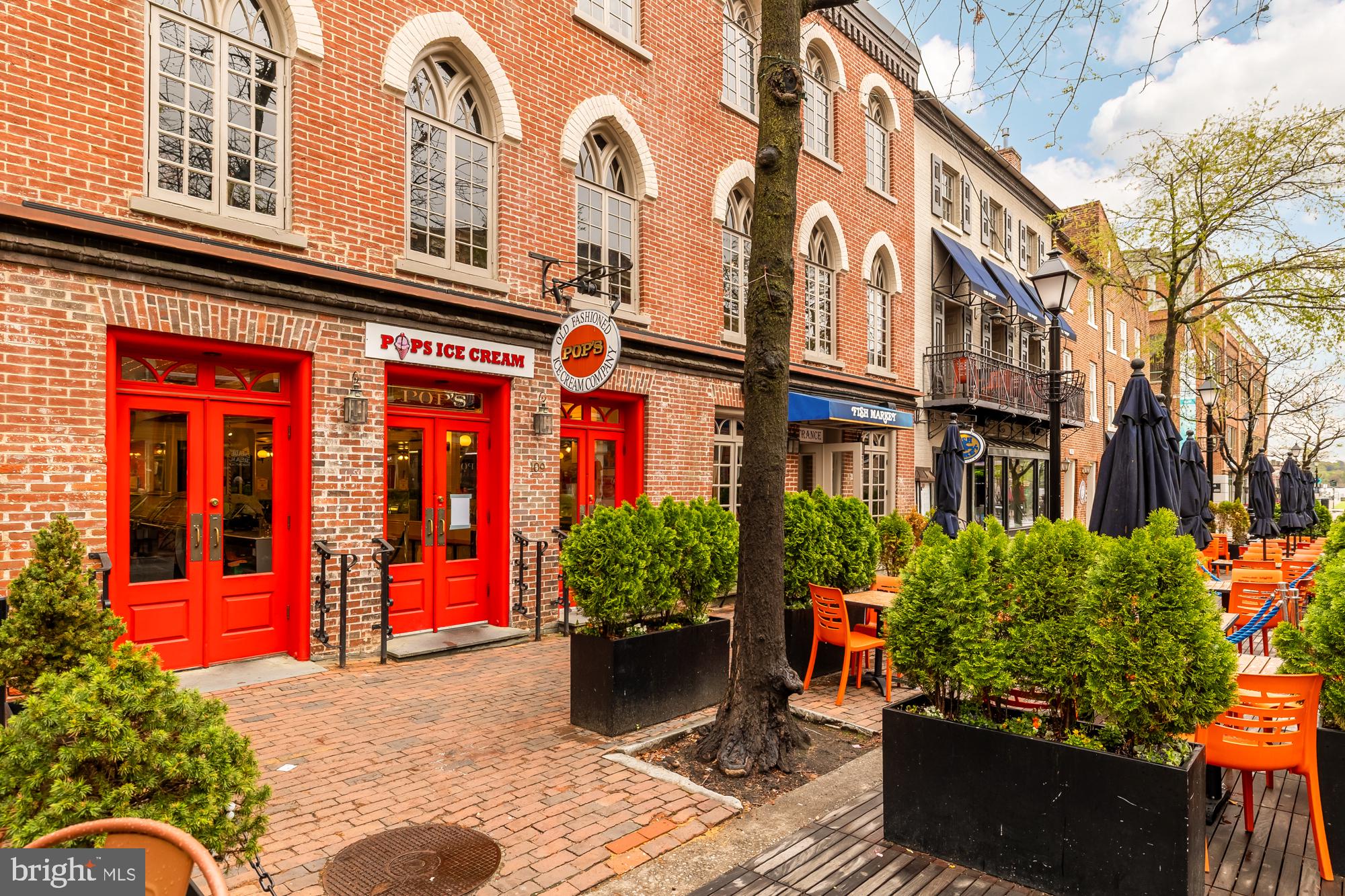 OLD TOWN ALEXANDRIA - Residential