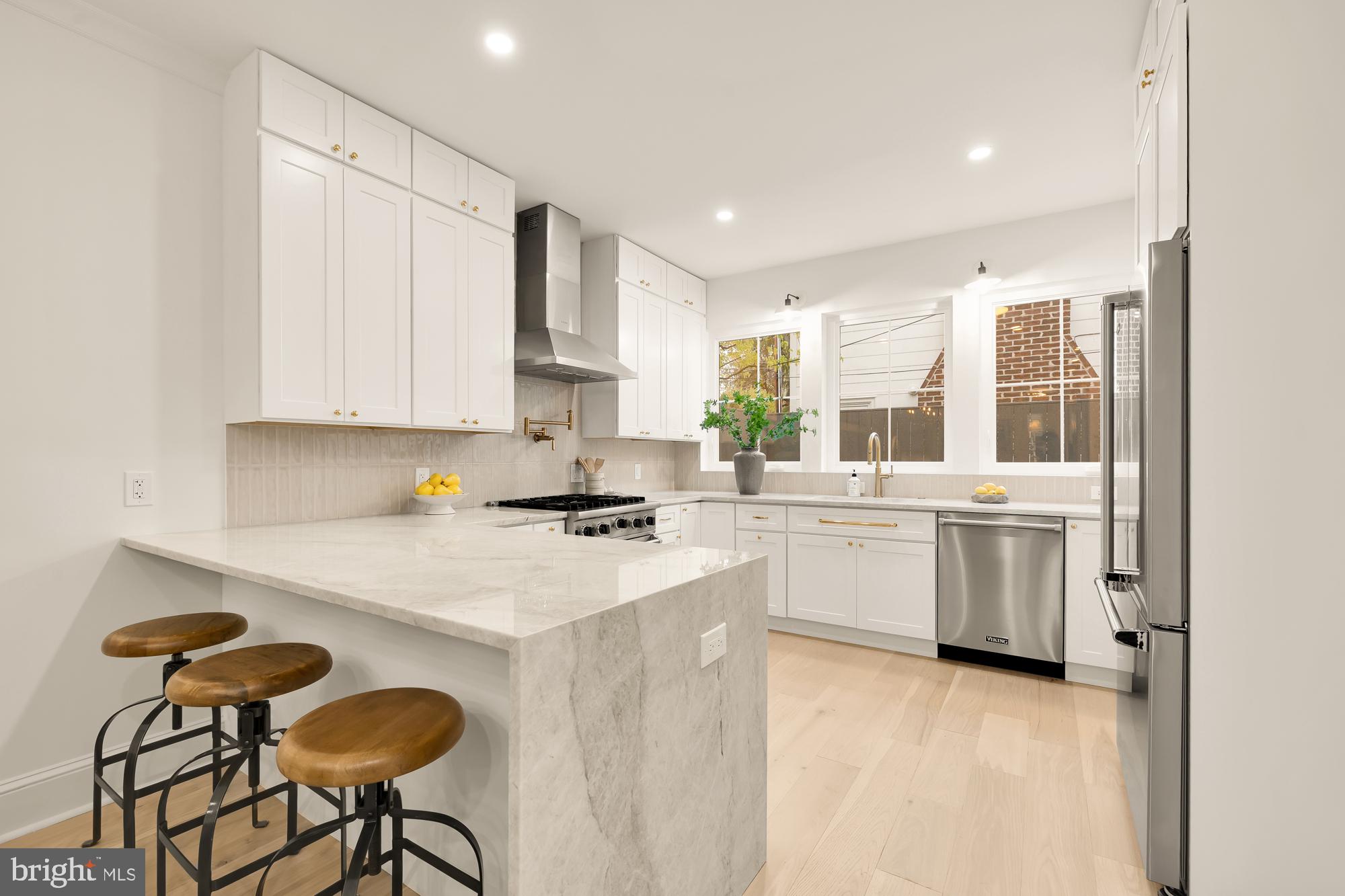 OLD TOWN ALEXANDRIA - Residential