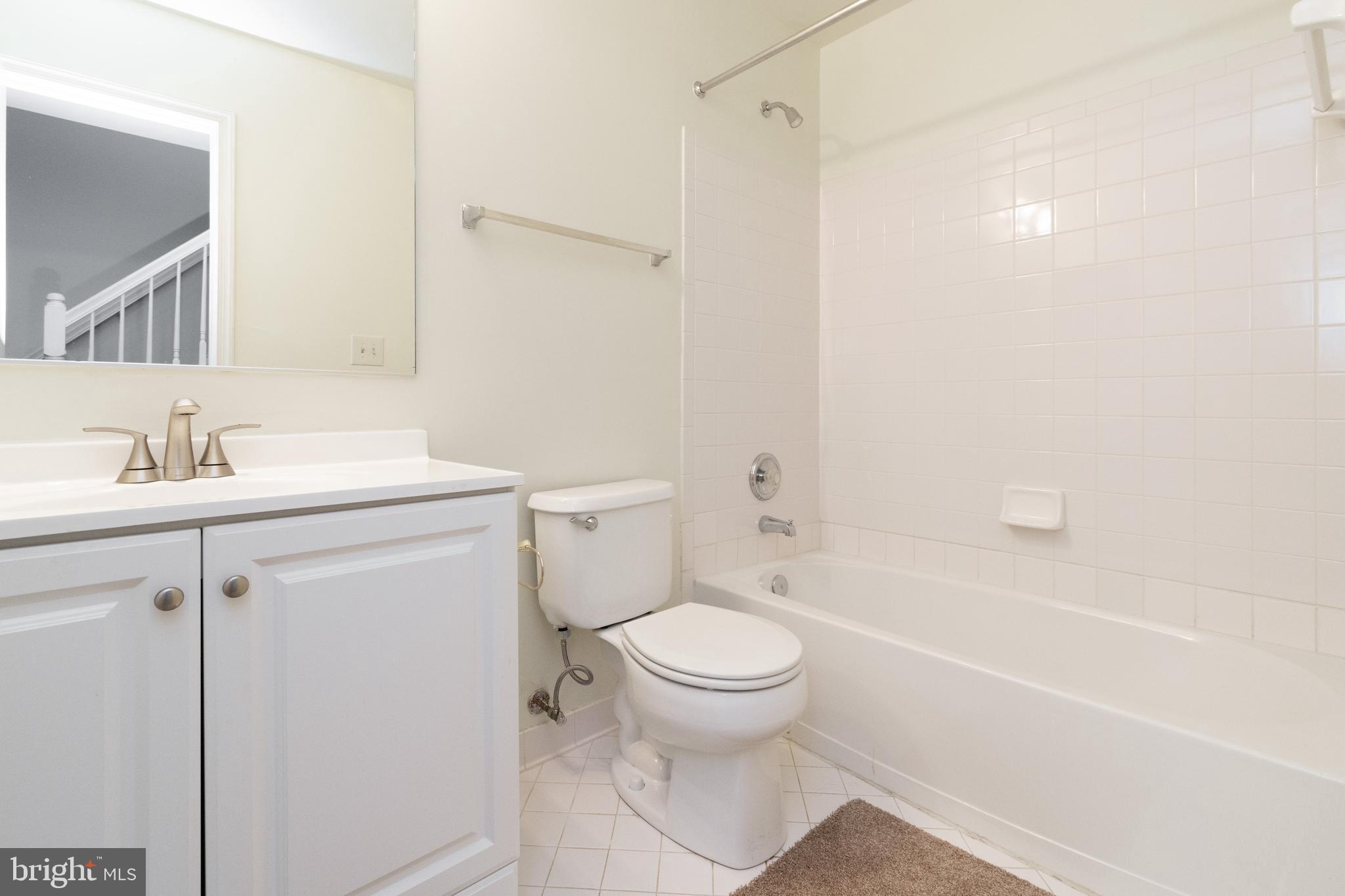 WOODVIEW VILLAGE WEST - Residential Lease