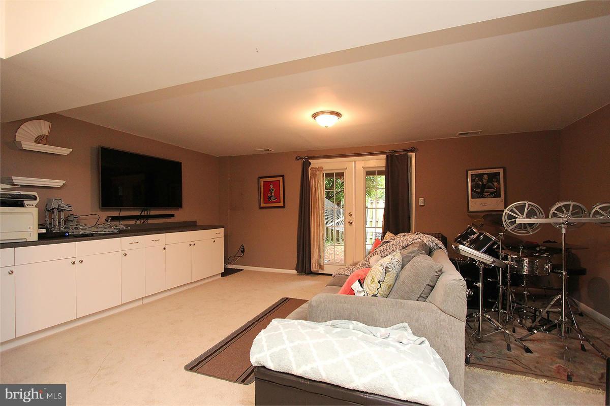 SENECA PARK - Residential