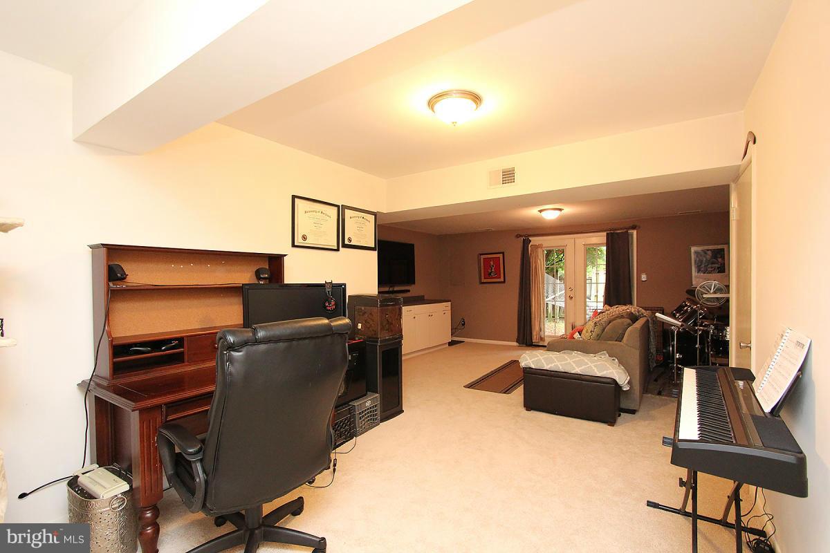 SENECA PARK - Residential