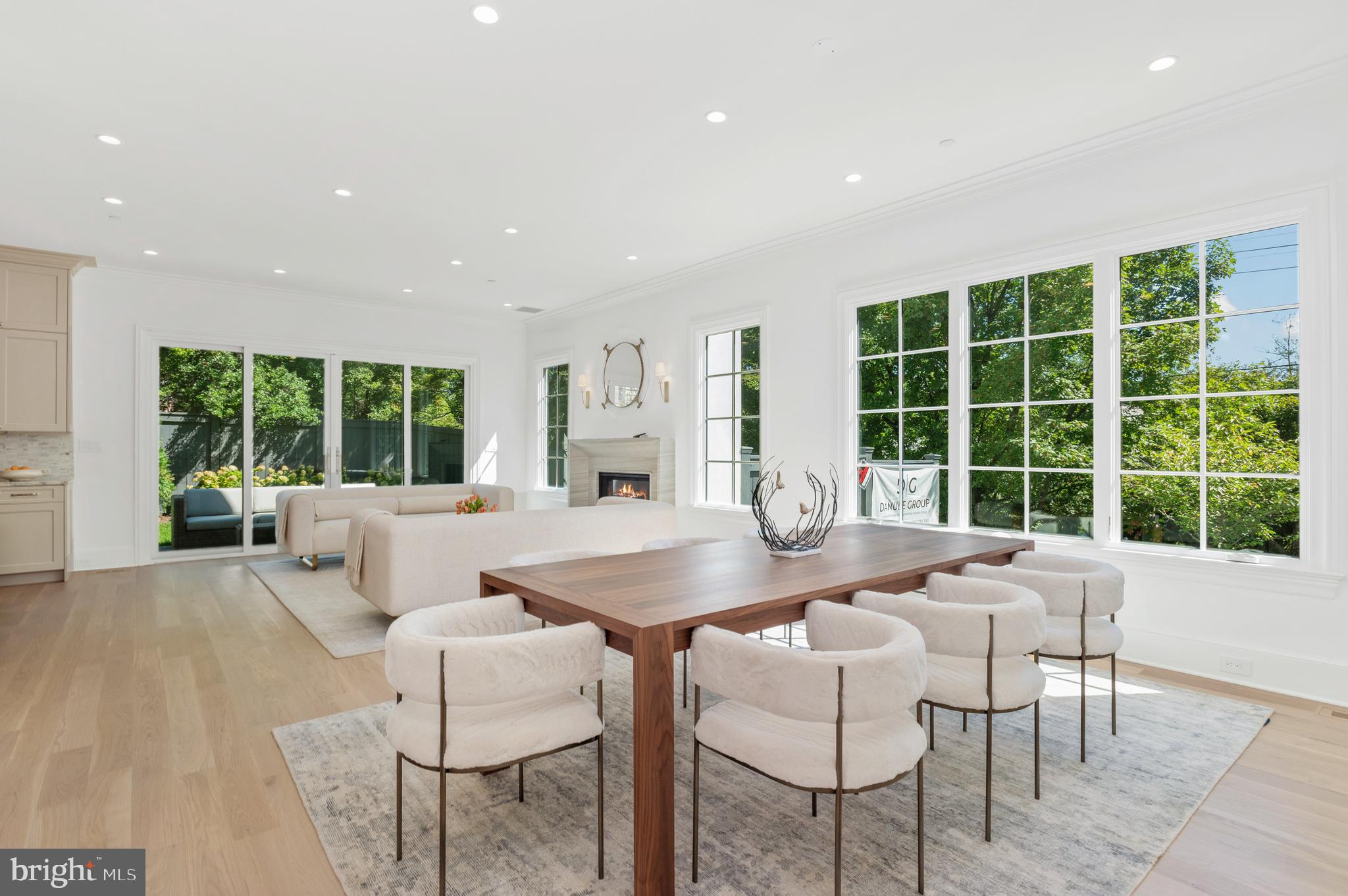 SPRING VALLEY - Residential