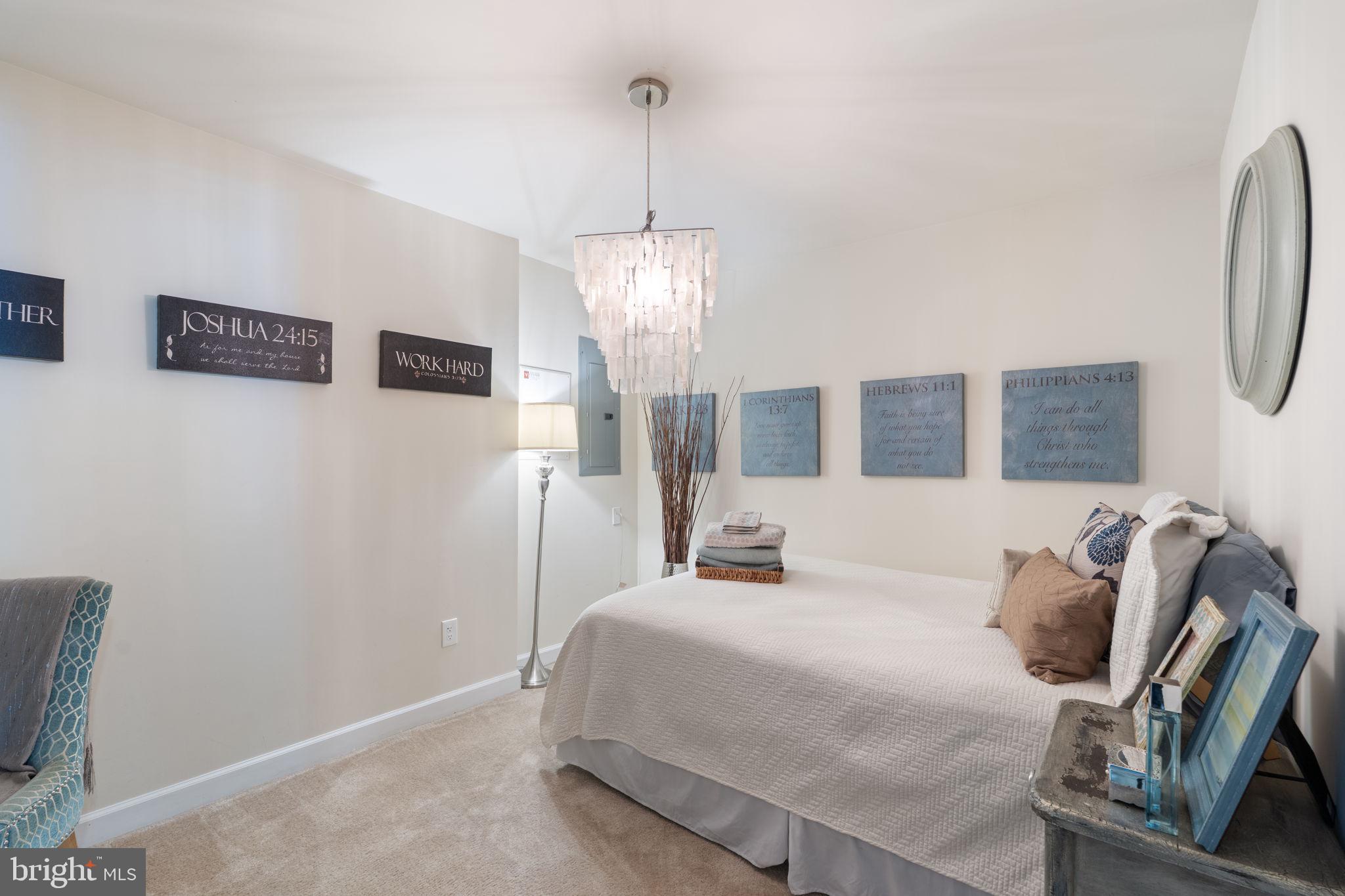 OAK TREE LANDING - Residential
