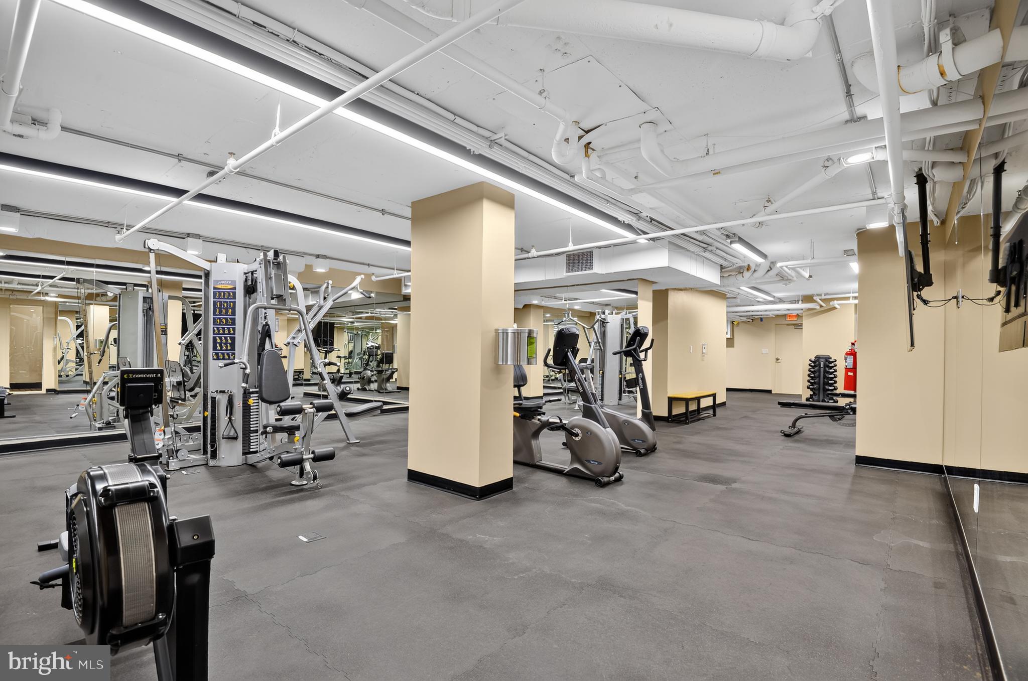ENCORE OF MCLEAN - Residential