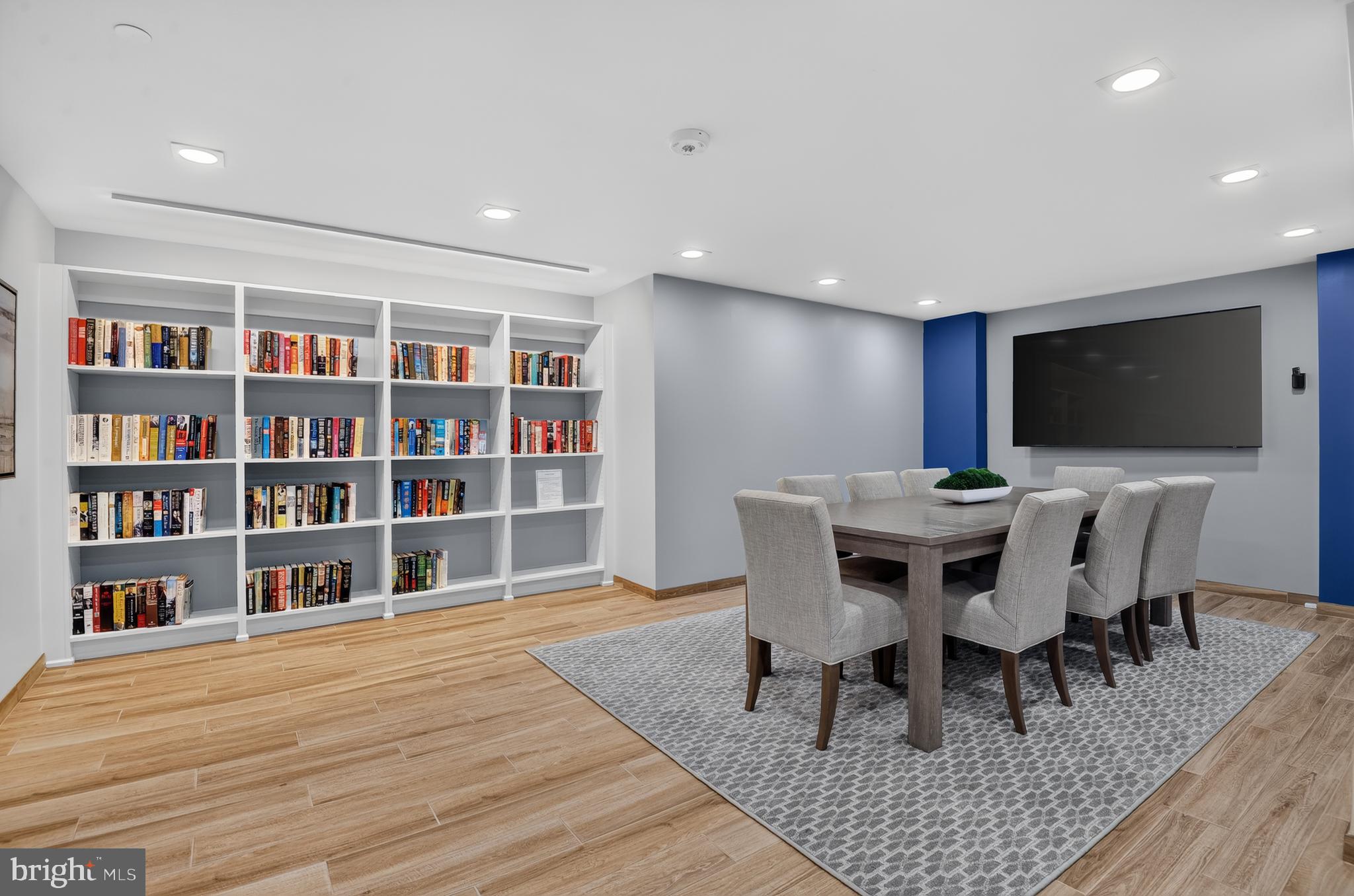 ENCORE OF MCLEAN - Residential