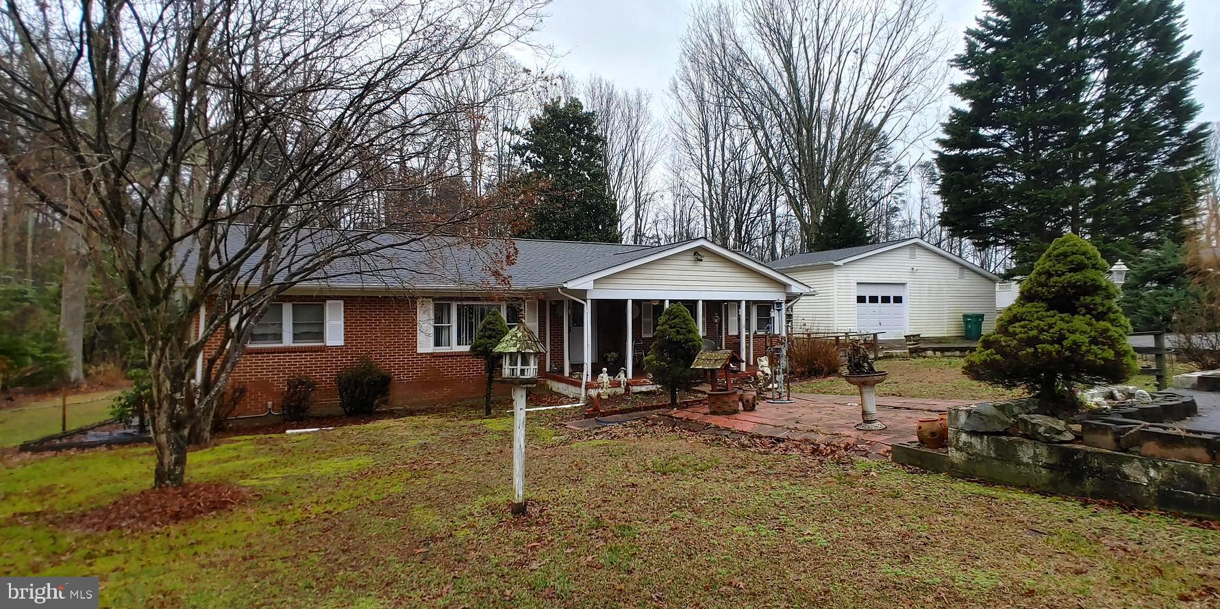 BREEZY KNOLLS - Residential