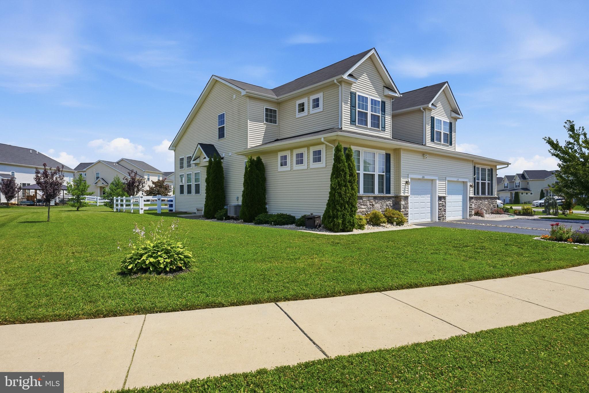 HYETTS CROSSING - Residential