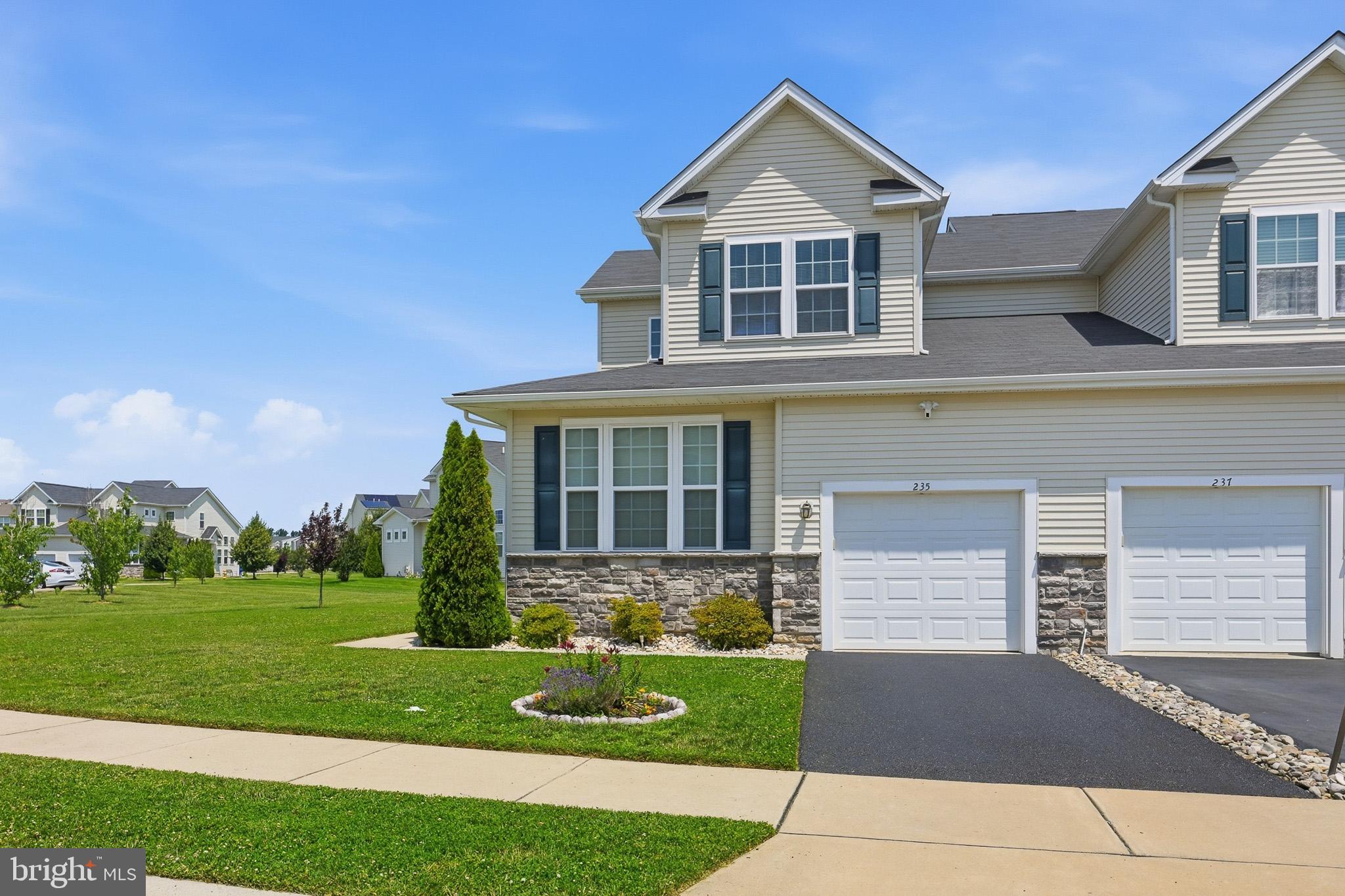 HYETTS CROSSING - Residential
