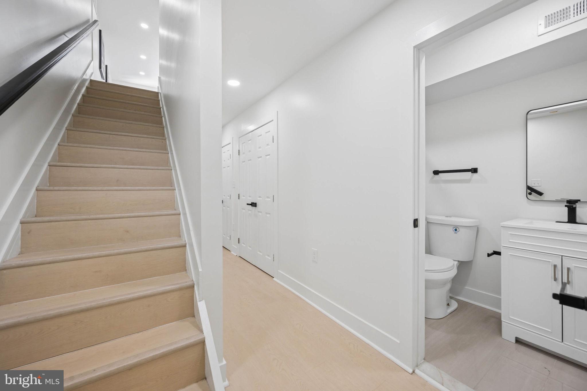 SANDTOWN-WINCHESTER - Residential