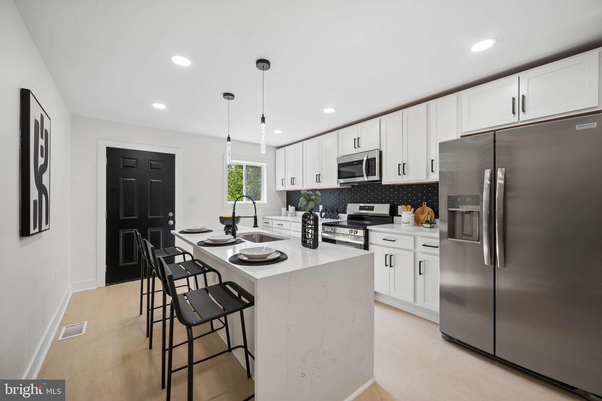 SANDTOWN-WINCHESTER - Residential