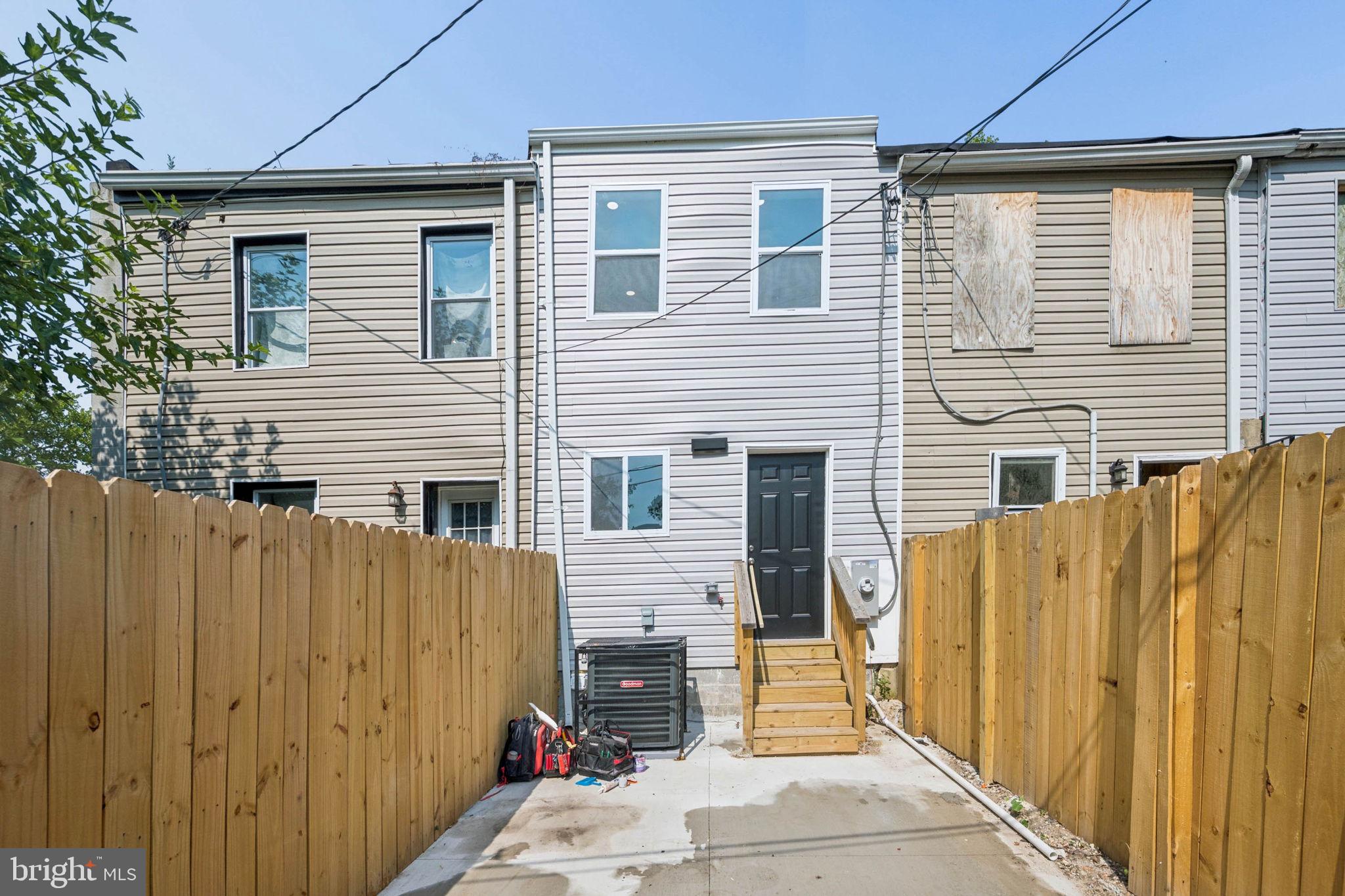 SANDTOWN-WINCHESTER - Residential