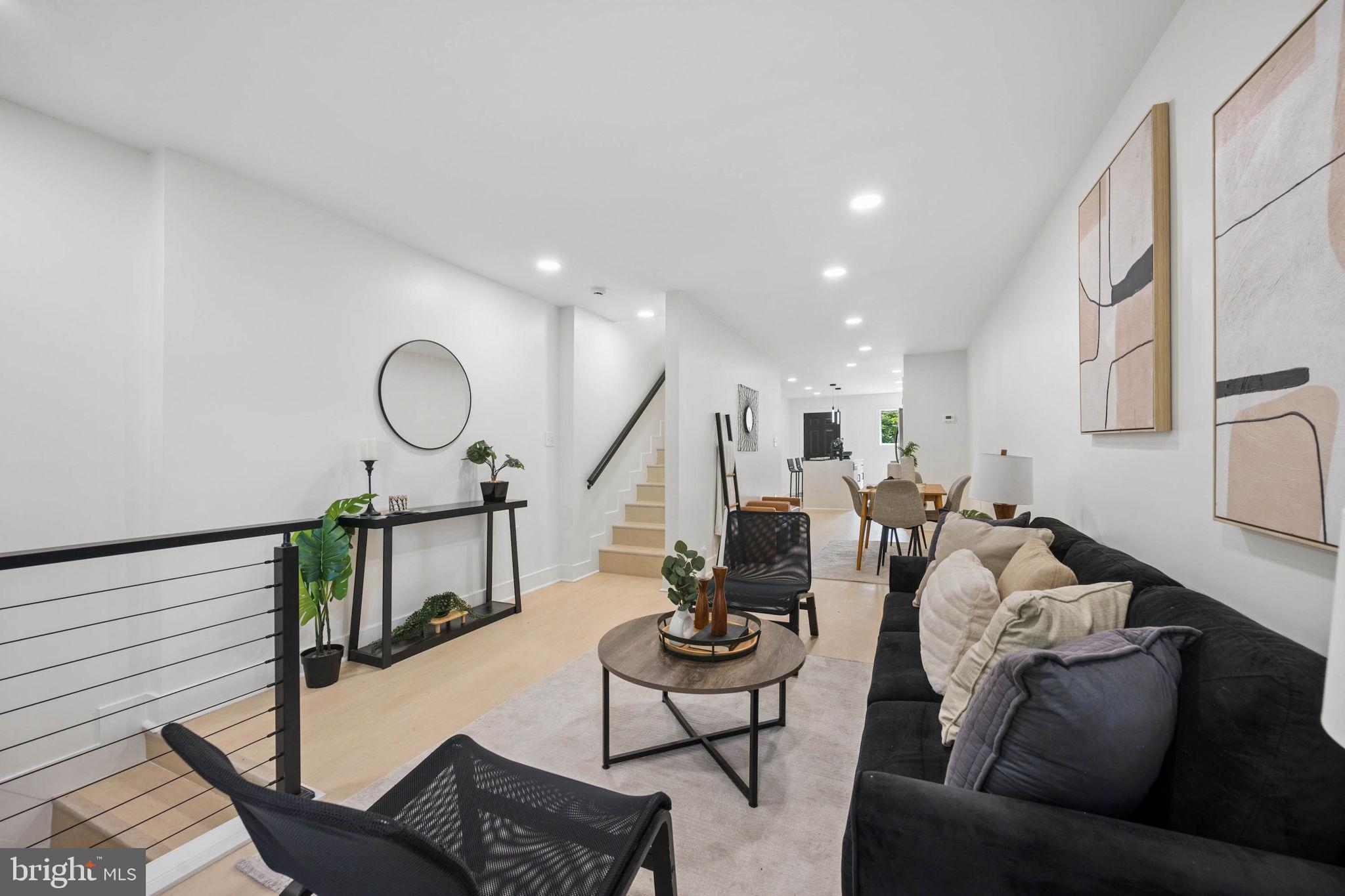 SANDTOWN-WINCHESTER - Residential