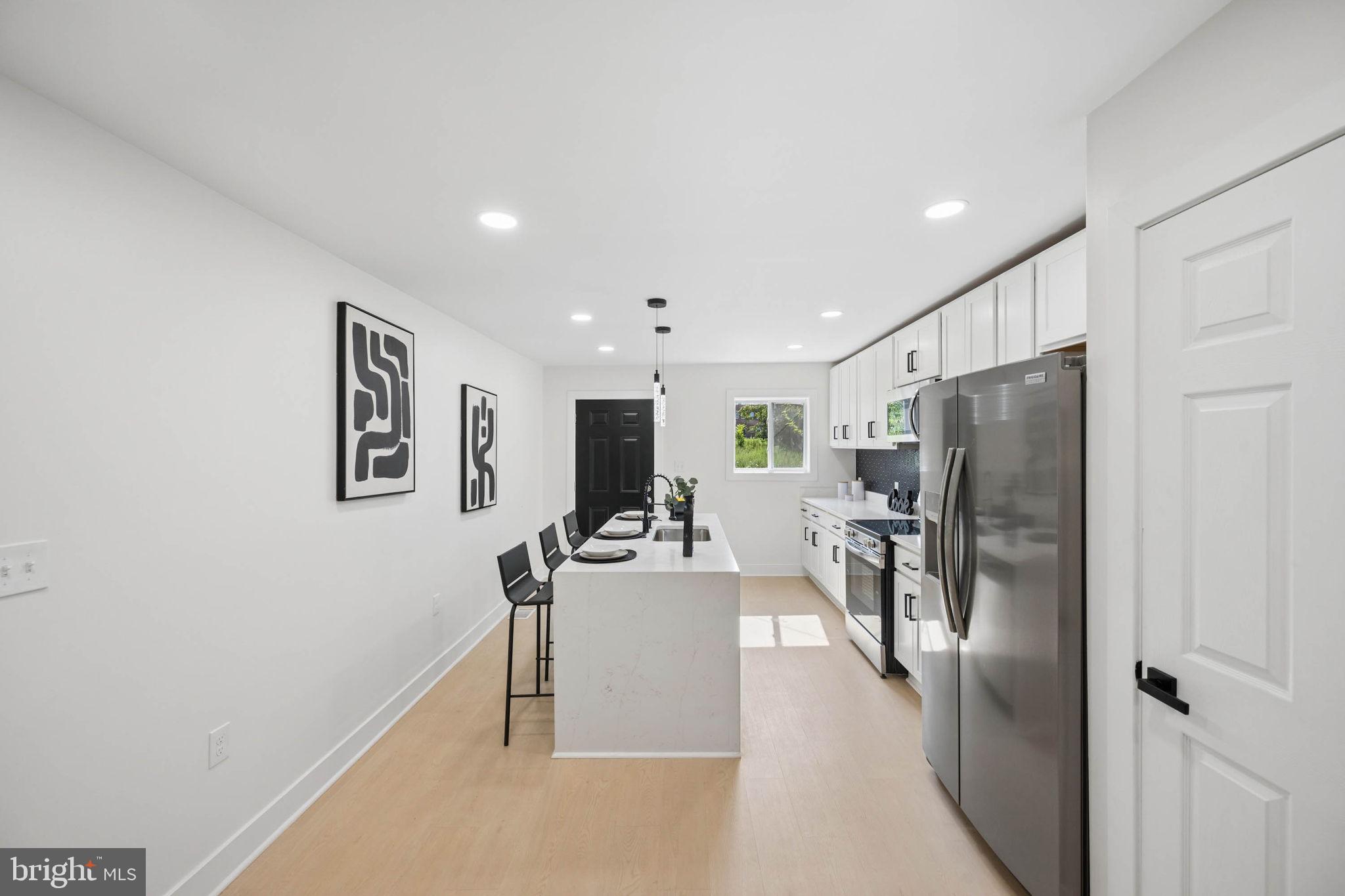 SANDTOWN-WINCHESTER - Residential